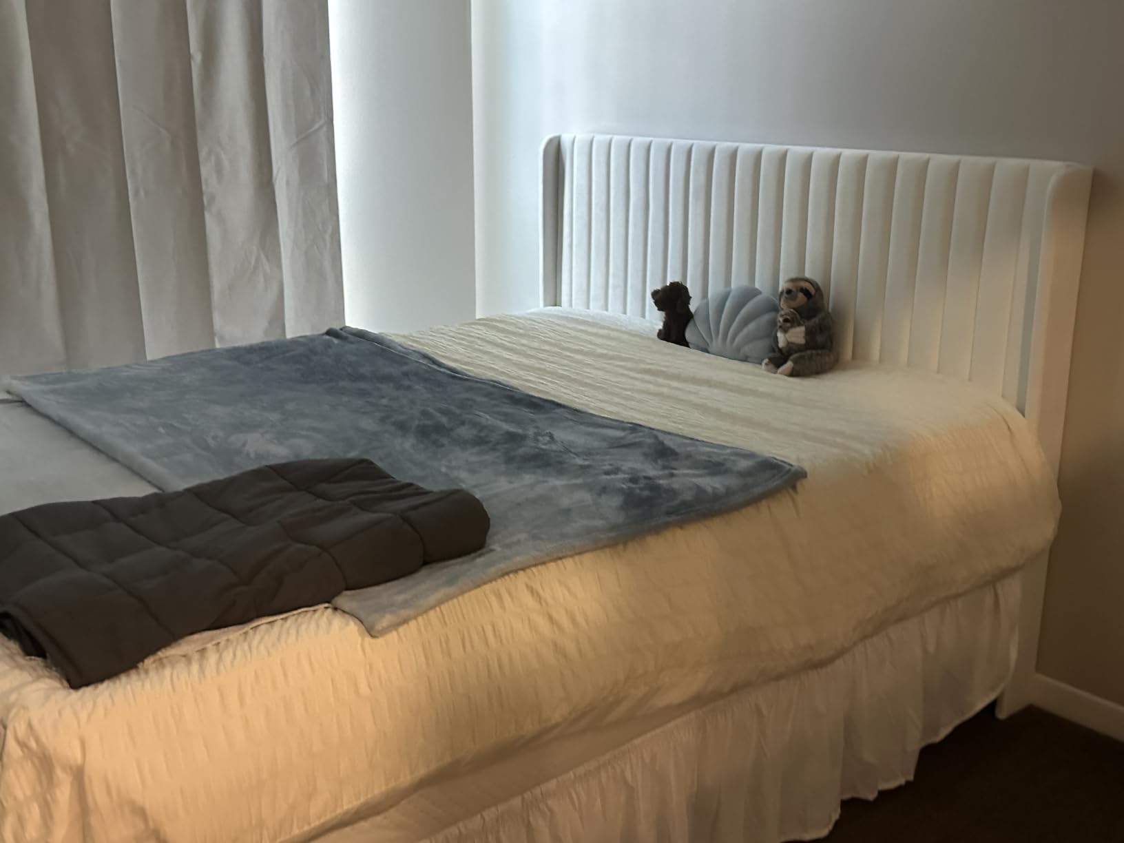 Allewie Queen Size Velvet Bed Frame with Vertical Channel Tufted Wingback Headboard, Upholstered Platform Bed, Strong Wooden Slats, No Box Spring Needed, Easy Assembly, White customer photo 1