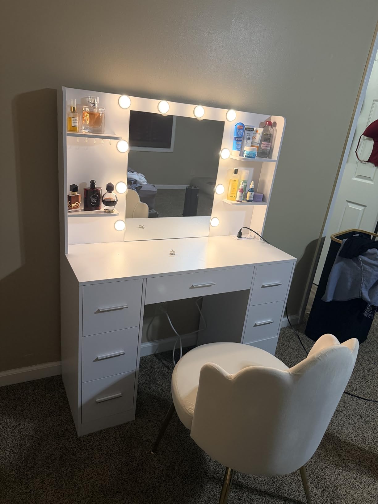 Quimoo Large Vanity Desk with LED Lighted Mirror & Power Outlet, Makeup Vanity Table with 7 Drawers, 4 Shelves and 5 Hooks, Vanity Table, Vanity Desk Set for Bedroom, Bathroom, White customer photo 1