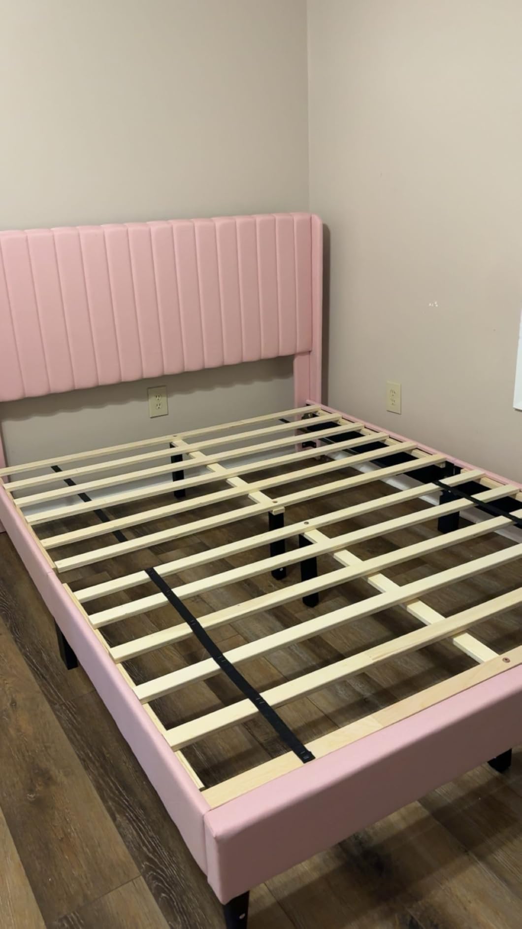 Yaheetech Queen Bed Frame Upholstered Platform Bed with Fabric Headboard, Wing Edge Design/Non-Slip and Noise-Free/Wooden Slats Support/No Box Spring Needed/Easy Assembly, Ivory Queen Bed customer photo 2