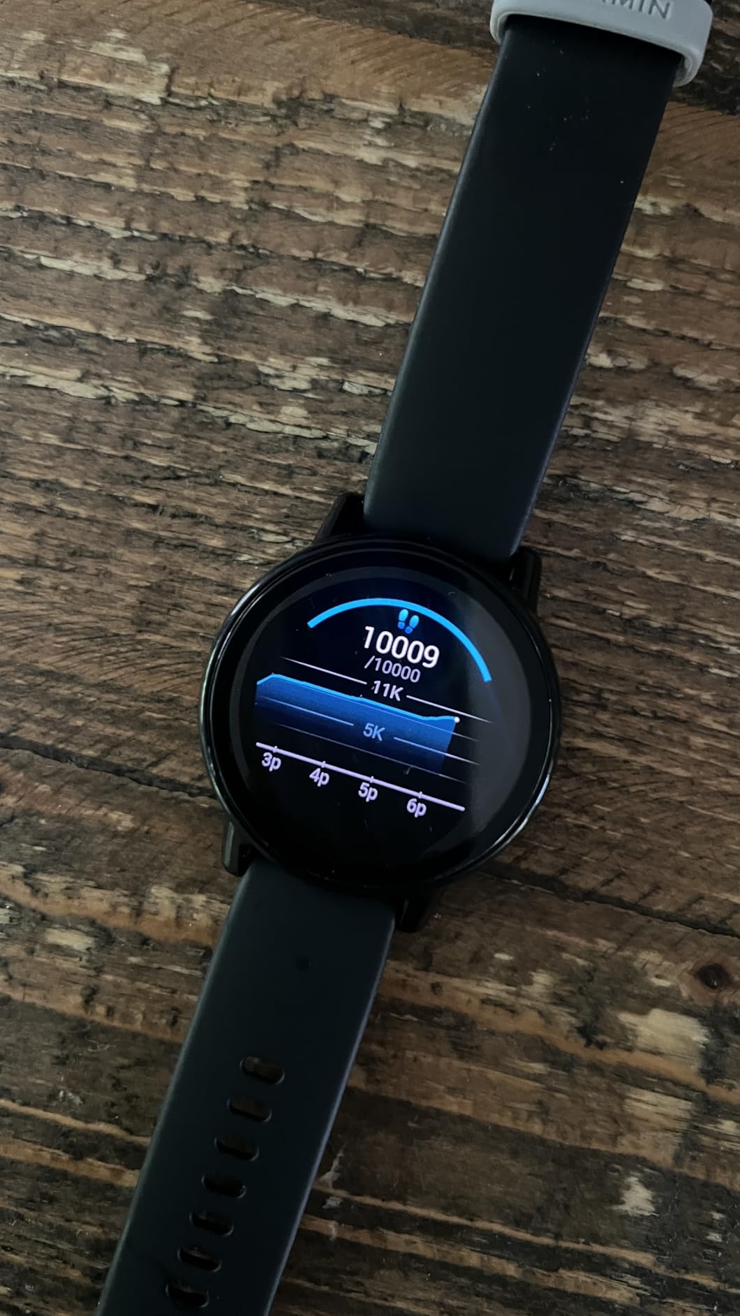vivoactive 5, Health and Fitness GPS Smartwatch, AMOLED Display, Up to 11 Days of Battery, Ivory customer photo 1
