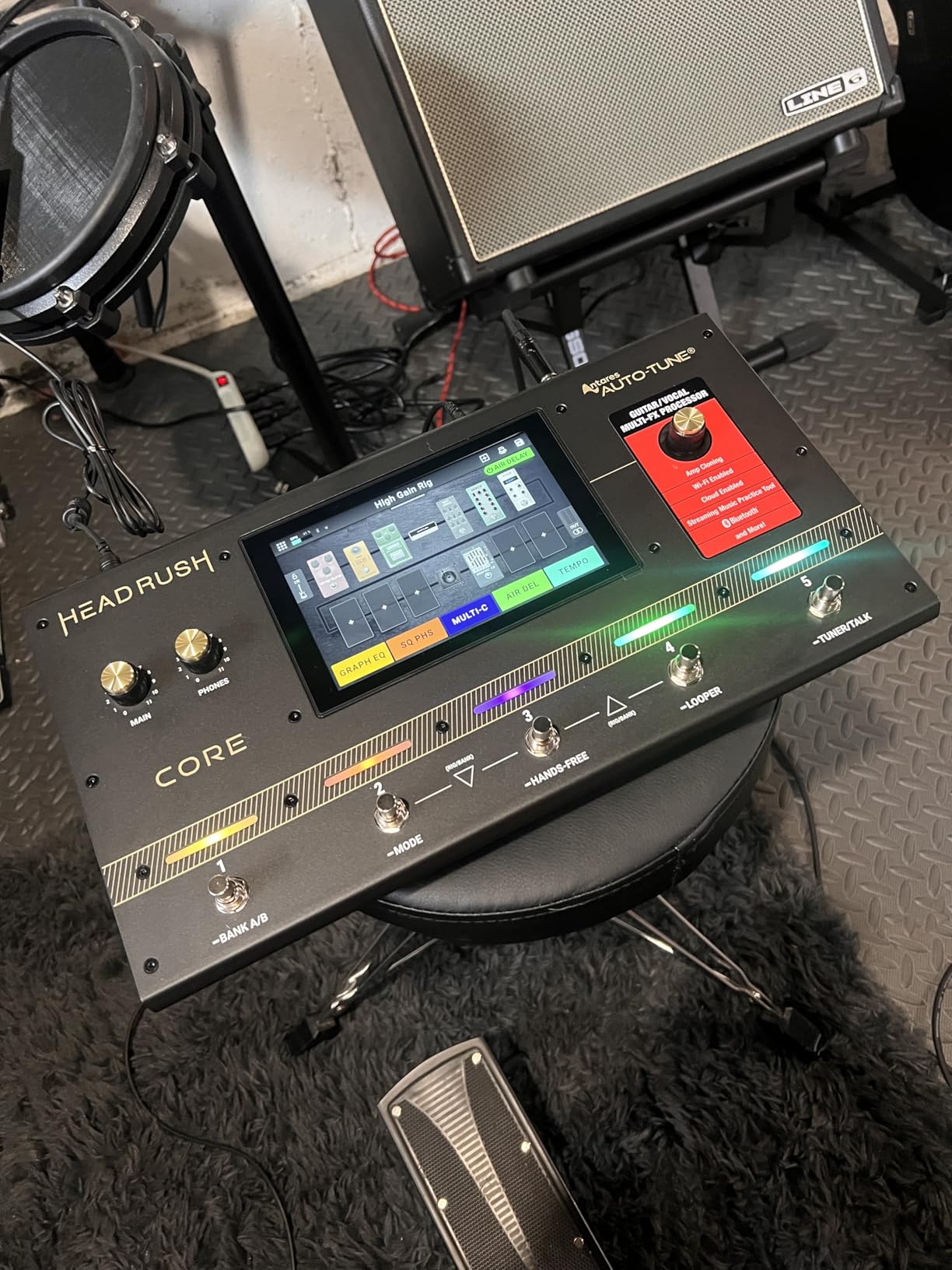 HeadRush Core - Guitar and Vocal Multi Core Effects Amp Modeling Processor with Cloning, Looper, Antares Auto-Tune, Wi-Fi, Touchscreen, and Bluetooth customer photo 2