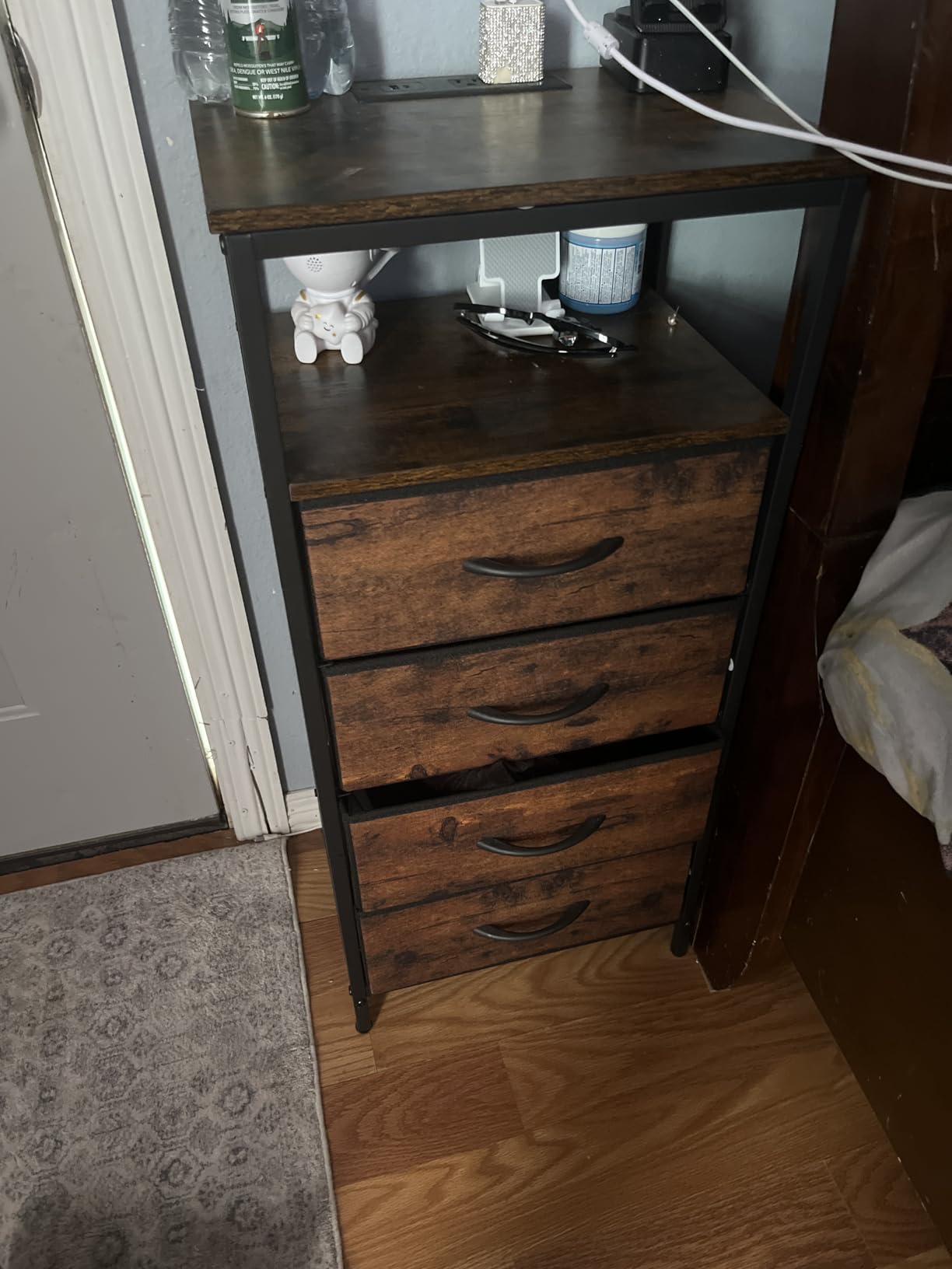 Huuger Nightstand with Charging Station, 27.6 Inch Bedside Table with Fabric Drawers, End Table with USB Ports and Outlets, Night Stand for Bedroom, Rustic Brown customer photo 2
