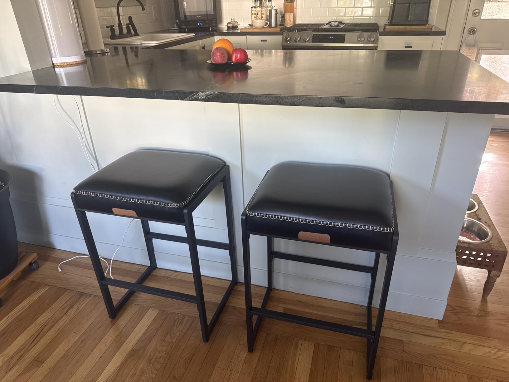 VASAGLE EKHO Collection - Bar Stools Set of 2, Counter Height Bar Stools, Synthetic Leather with Stitching, Mid-Century Modern Counter Stools, 26-Inch Tall, Kichen Home Bar Dining Room, Caramel Brown customer photo 1