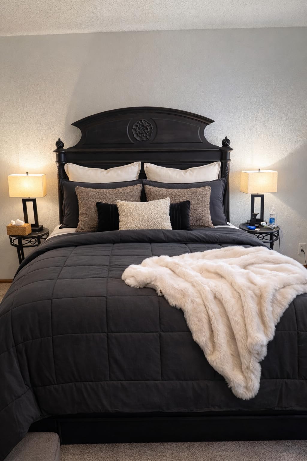 UGG Leonora Comforter Set with 2 Pillow Shams Lightweight Down Alternative Blanket Reversible Cozy Warm All Season Washable and Hypoallergenic Bedding Set, Full/Queen, Light Grey customer photo 1