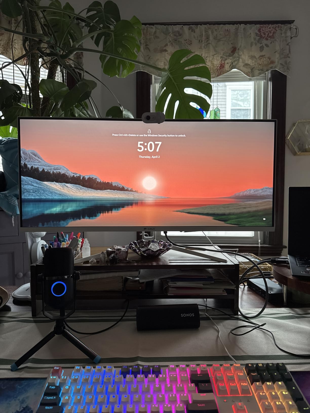 CRUA 24.5Inch Gaming Monitor 165Hz/180Hz, FHD(1920x1080P) 120% sRGB Computer Monitor, Height/Pivot/Swivel/Tilt Adjustable Vertical Monitor, Support FreeSync, DP,HDMI, Wall Mount (75mmX75mm) customer photo 2