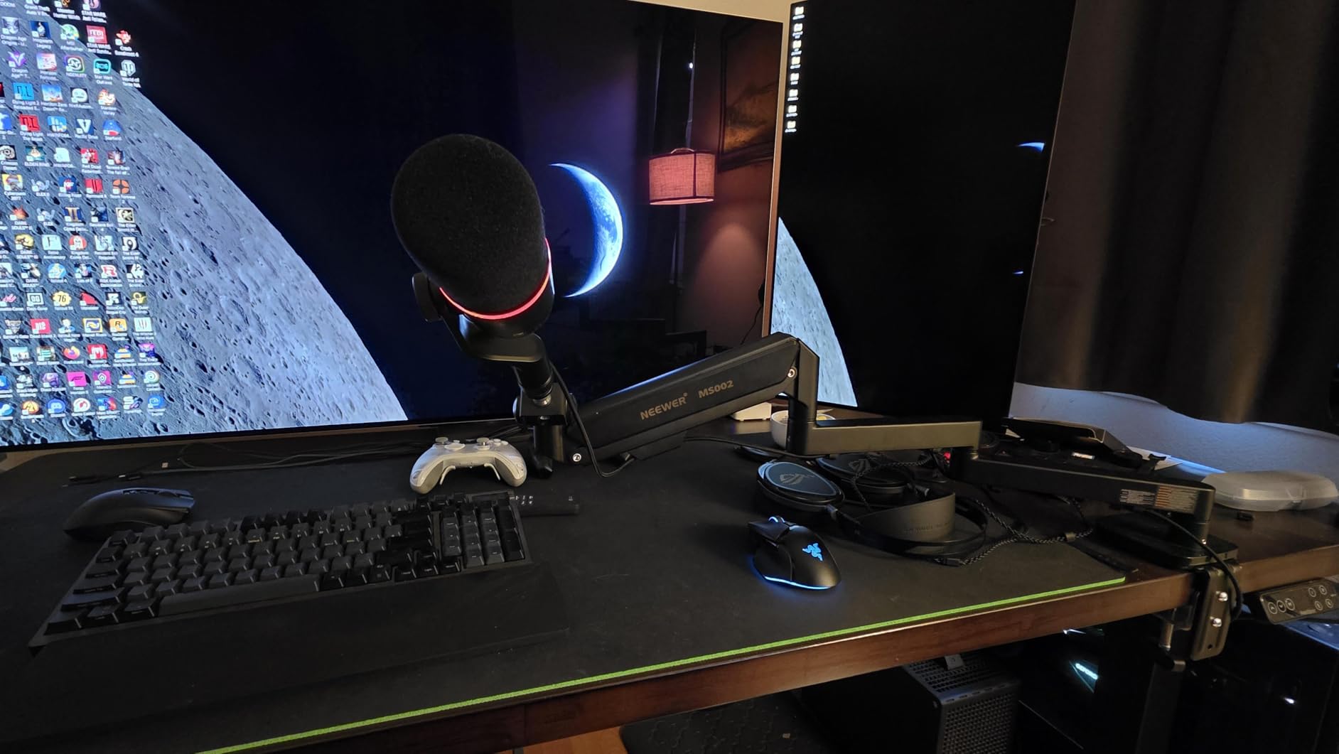 Neewer Low Profile Mic Arm Desk Mount, 360 Degree Swivel Boom Arm with Pneumatic Damping Adjustable, Cable Management, Compatible with Shure MV7 SM7B Blue Yeti Gaming Streaming Podcast Microphone - MS002 customer photo 1