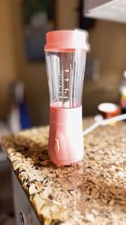 Hamilton Beach Portable Blender for Shakes and Smoothies, 14 Oz BPA Free Travel Cup & Lid, Durable Stainless Steel Blades, Personal Smoothie Blender, Coral (51171) customer photo 2