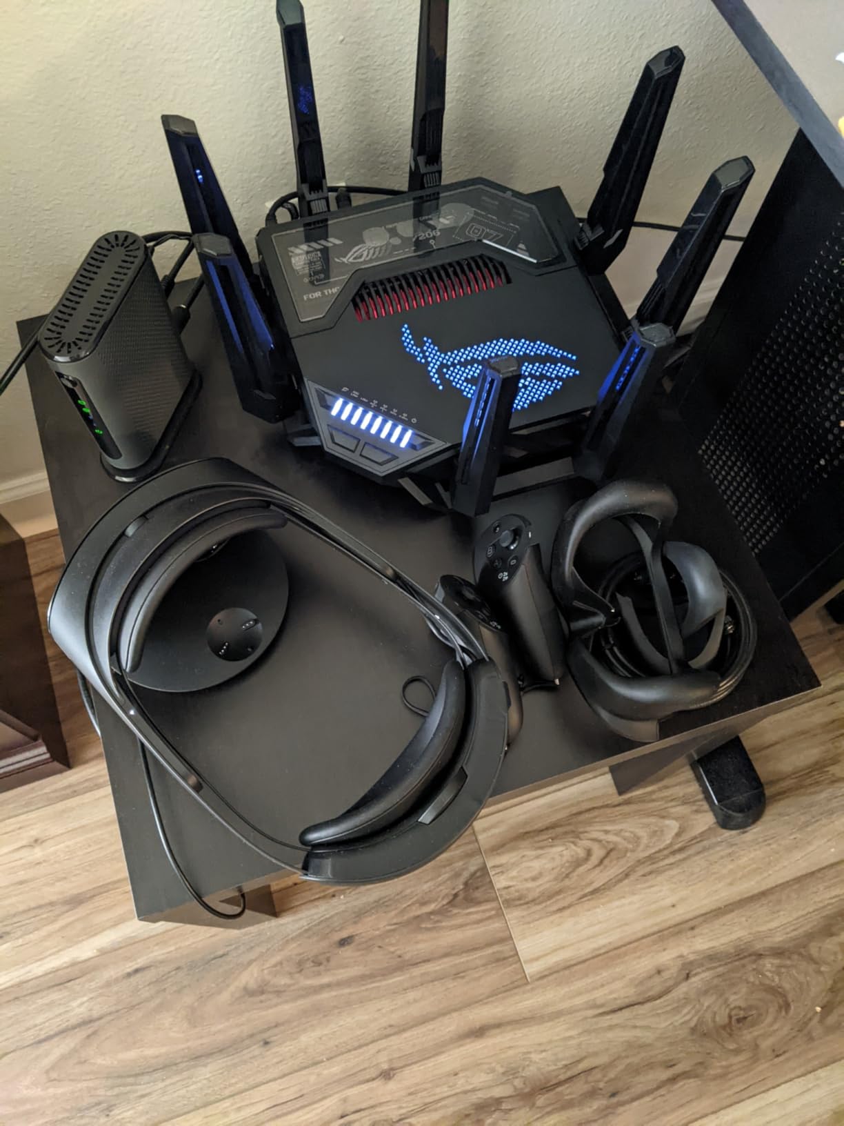 ASUS ROG Rapture GT-BE98 PRO Quad-Band WiFi 7 Gaming Router, 320MHz, Dual 10G Port, Triple-level Game Acceleration customer photo 1