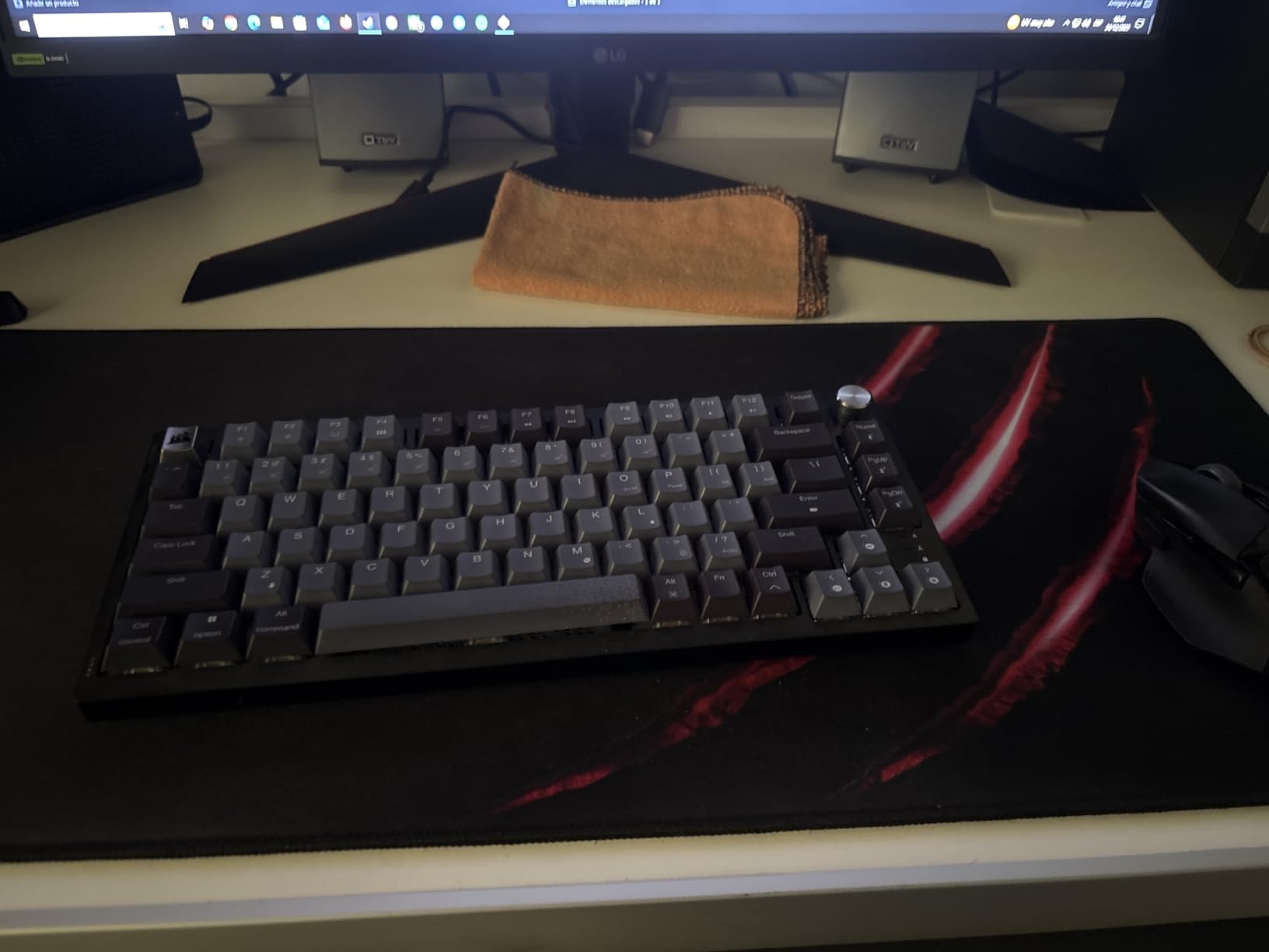 Corsair K65 Plus Wireless 75% RGB Mechanical Gaming Keyboard - Pre-Lubricated MLX Red Linear Switches, PBT Dye-Sub Keycaps, PC/Mac/PS5/Xbox customer photo 1