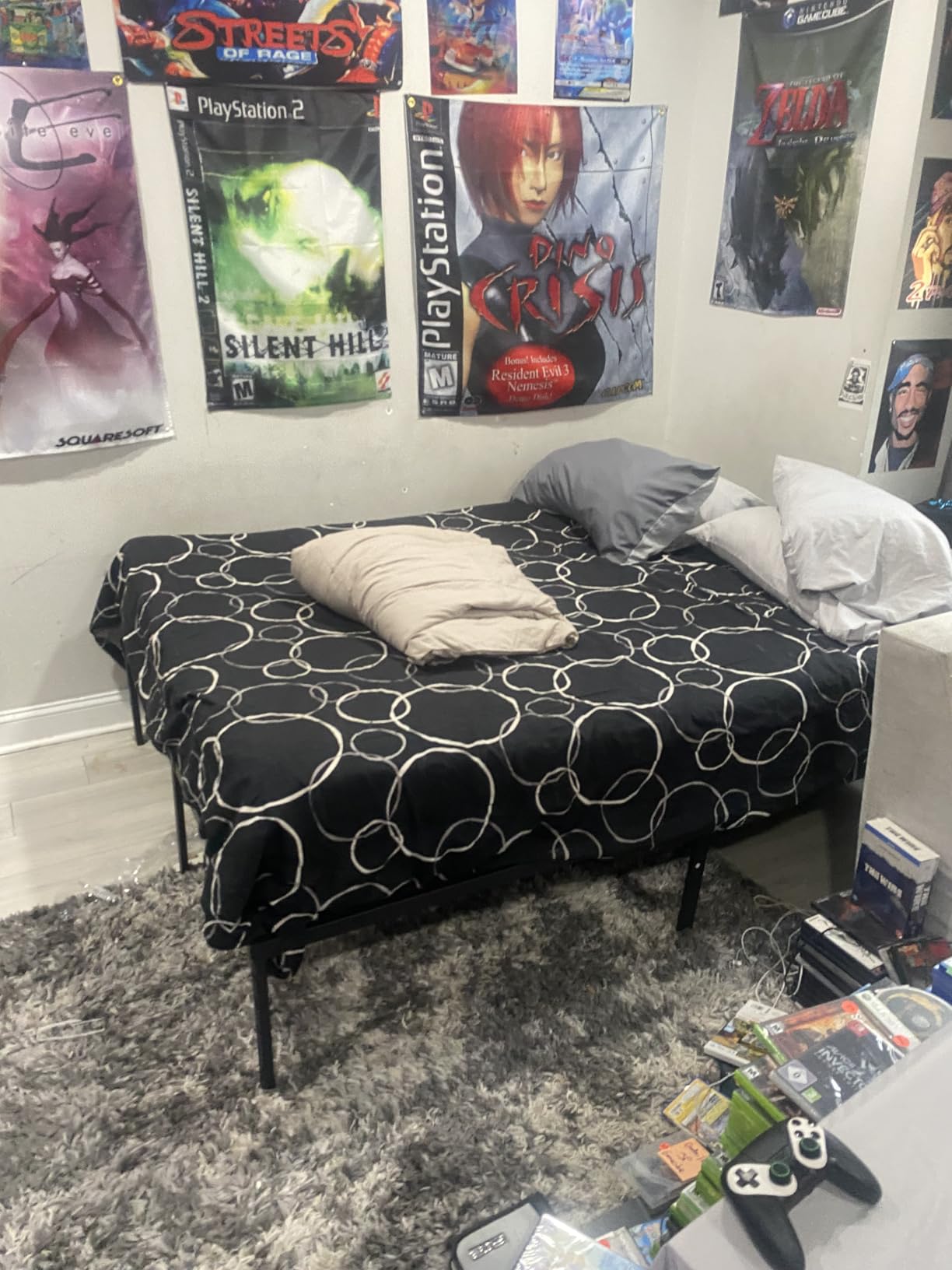 HLIPHA Metal Platform Bed Frame 18 Inch Tall, No Box Spring Needed, Queen Size Bed with Heavy Duty Strong Support Slats, Easy to Assemble, Black customer photo 1