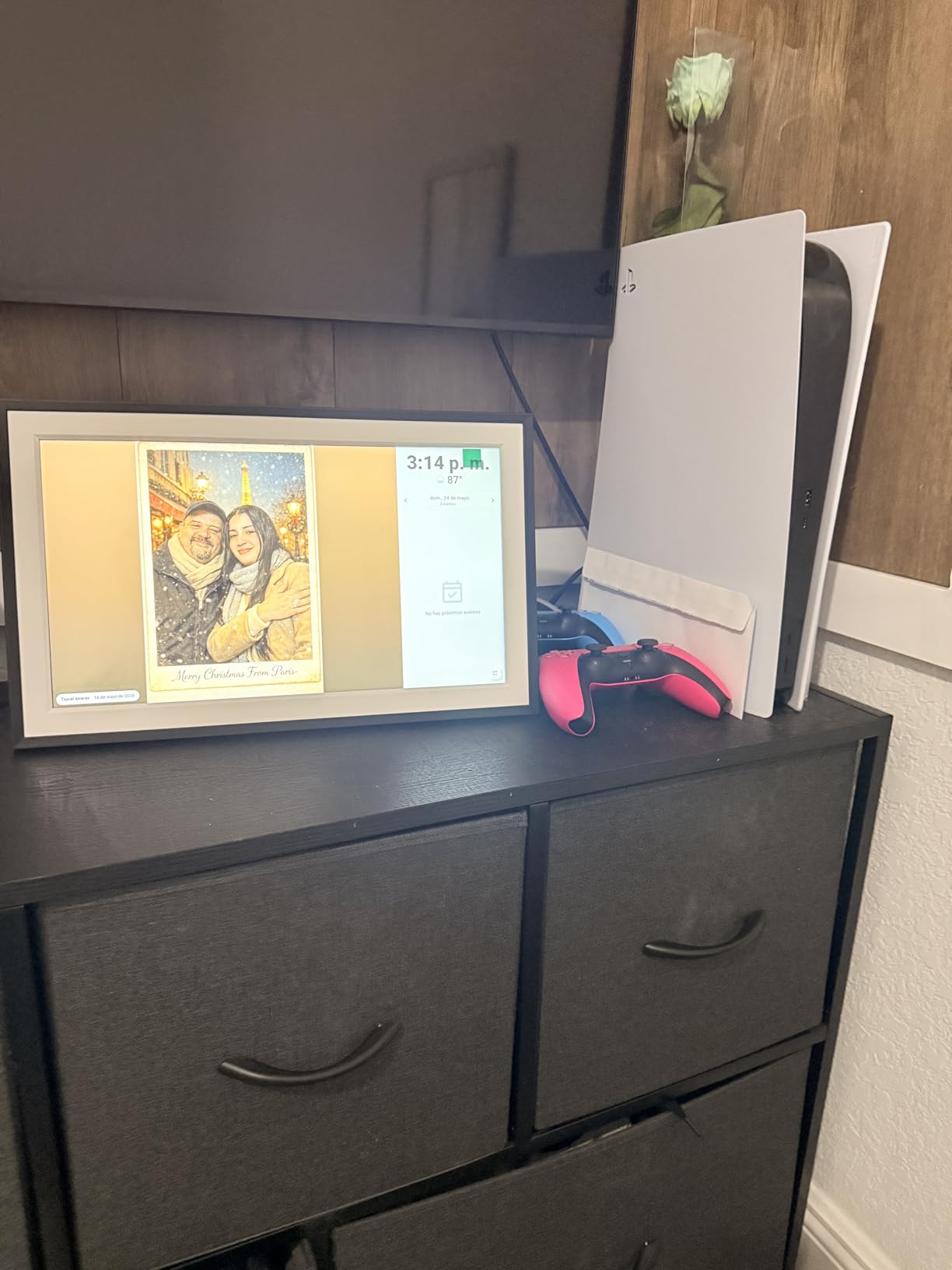 Digital Picture Frame, 15.6 Inch Large Frameo Digital Photo Frame WiFi, 32GB, 1920 * 1080 IPS HD Touch Screen, Tabletop&Wall-Mounted, Share Picture Video, Birthday, Wedding, for Mom customer photo 1
