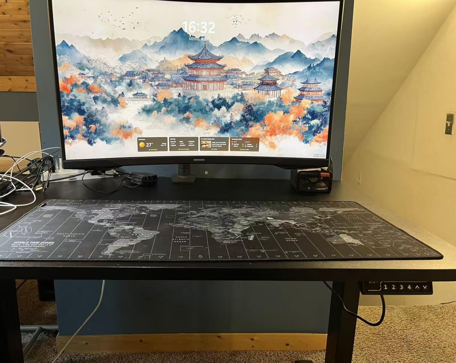 SAMSUNG 32 Inch Odyssey G55C Series QHD 1000R Curved Gaming Monitor, 1ms(MPRT), HDR10, 165Hz, AMD Radeon FreeSync, Eye Care, Glare Free, Sharp Resolution LS32CG550ENXZA customer photo 1