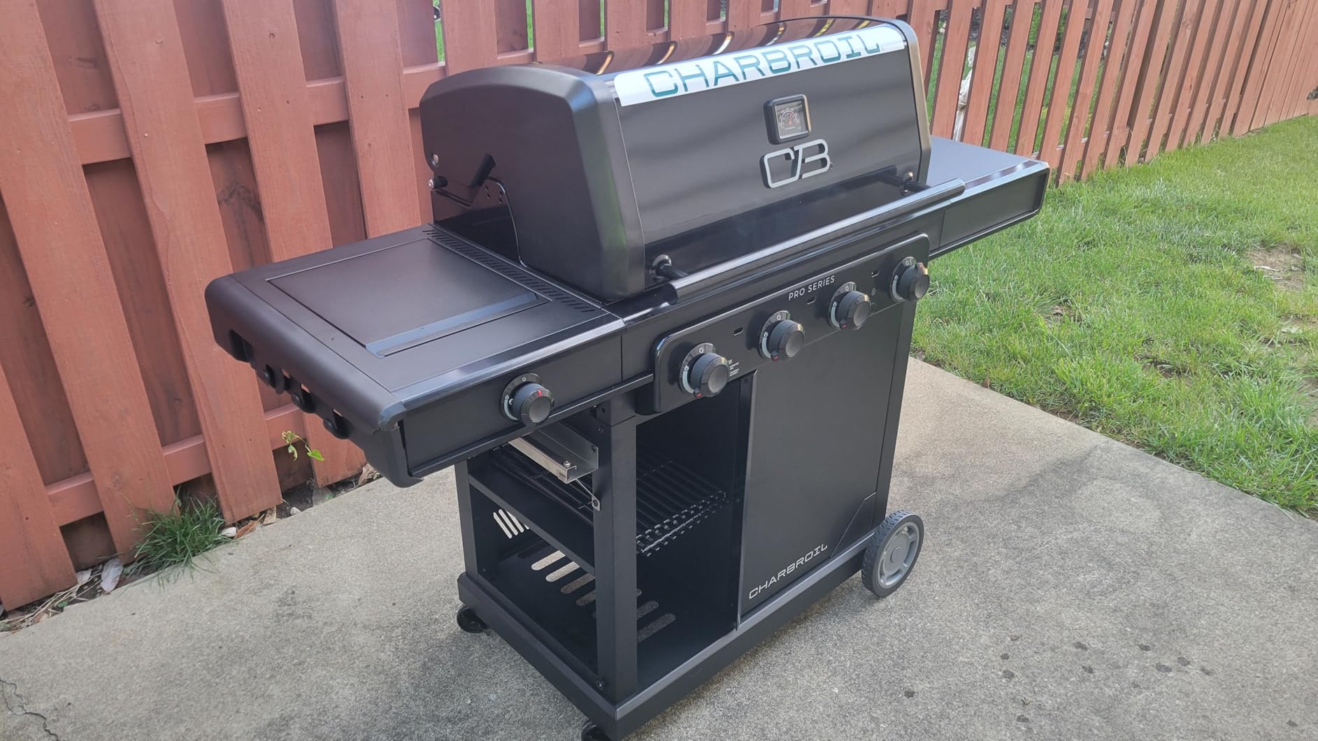 Charbroil Pro Series with Amplifire Infrared Technology 4-Burner Propane Gas Grill Cabinet with Side Burner customer photo 1