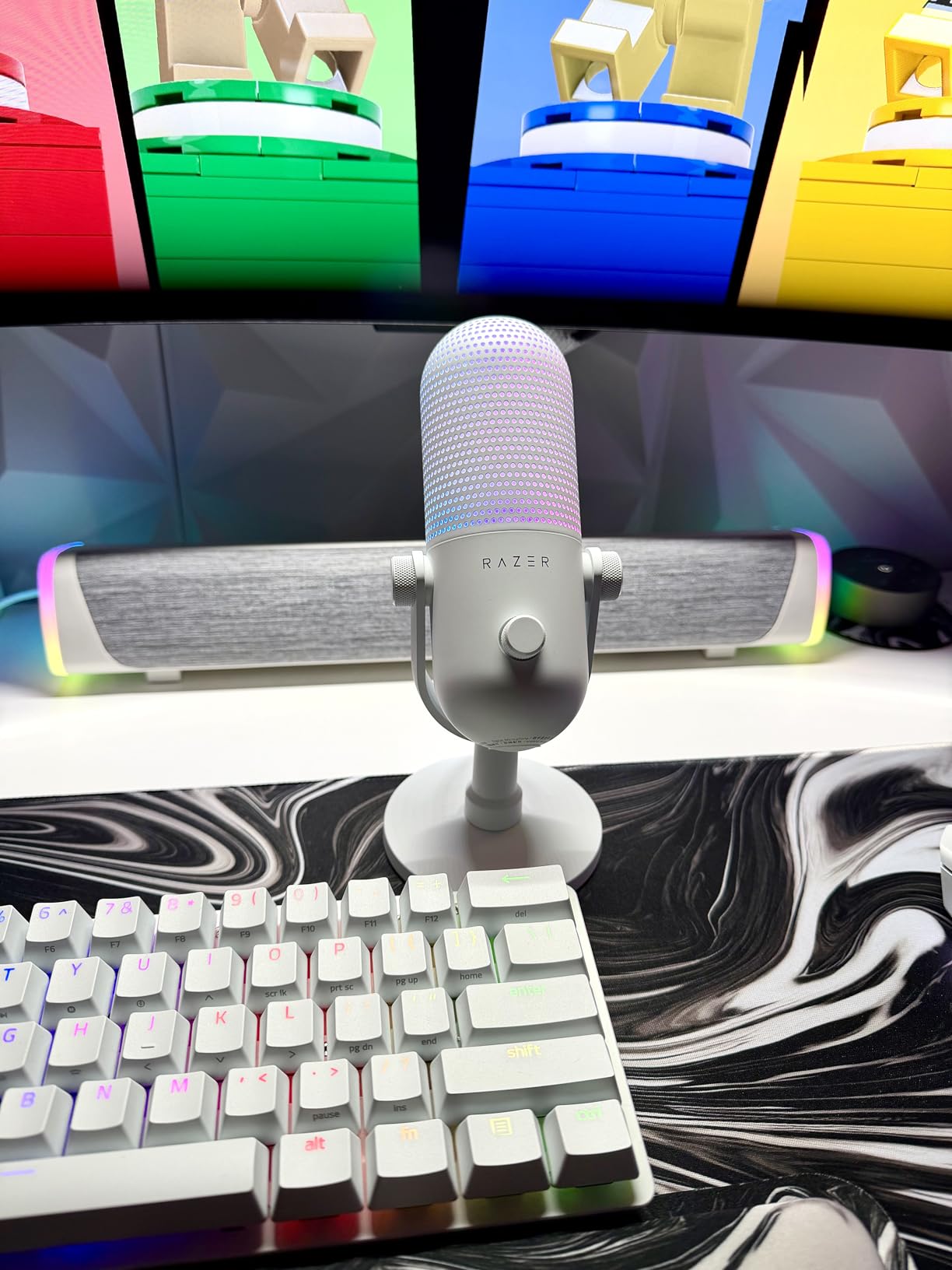 Razer Seiren V3 Chroma RGB USB Microphone: Stream & Game Reactive Lighting - Tap-to-Mute Sensor - Condenser Mic - Digital Gain Limiter & Shock Absorber - PC, Discord, OBS Studio, XSplit - White customer photo 2