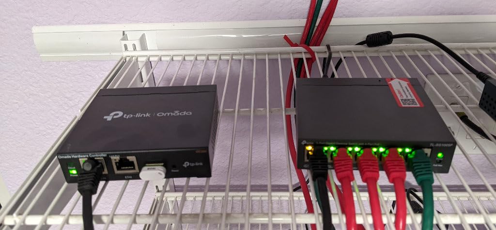 TP-Link LS108GP, 8 Port PoE Gigabit Ethernet Switch | 8 PoE+ Port 62W, Plug & Play, Extend Mode, PoE Auto Recovery, Desktop/Wall Mount, Silent Operation customer photo 2