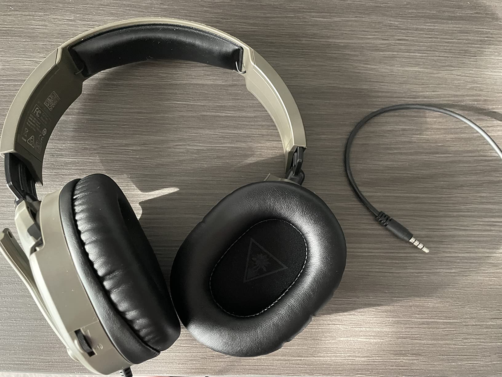 Turtle Beach Recon 70 Wired Multiplatform Gaming Headset for PS5, PC, Xbox | PlayStation, PS4, Xbox Series X|S, Xbox One, Mobile, Flip-to-Mute Mic, 40mm Speakers, Lightweight, Soft Earpads, Black customer photo 1