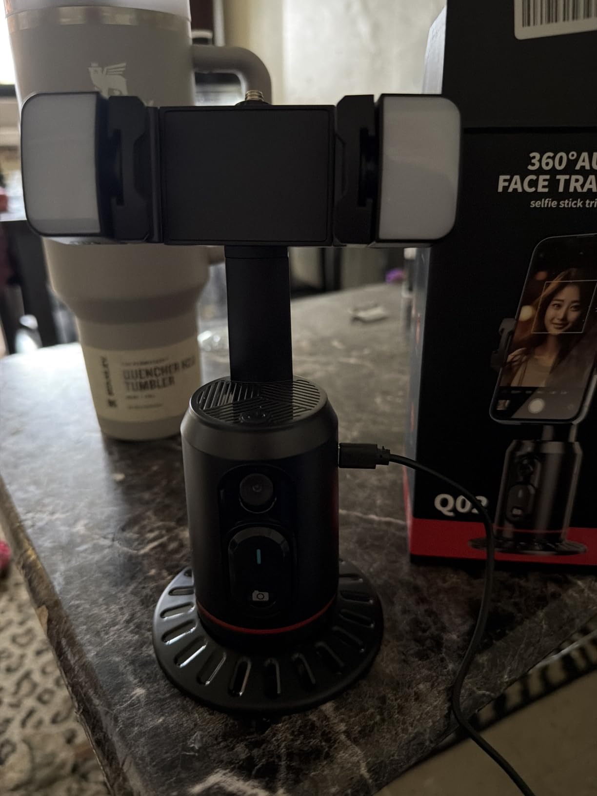 Crienten Auto Face Tracking Tripod, 360° AI Face Tracking Phone Holder with Remote, No App，Smart Phone Stand for iPhone & Android, Rechargeable Tripod for Video Recording, Live Streaming, TikTok, Vlog customer photo 1