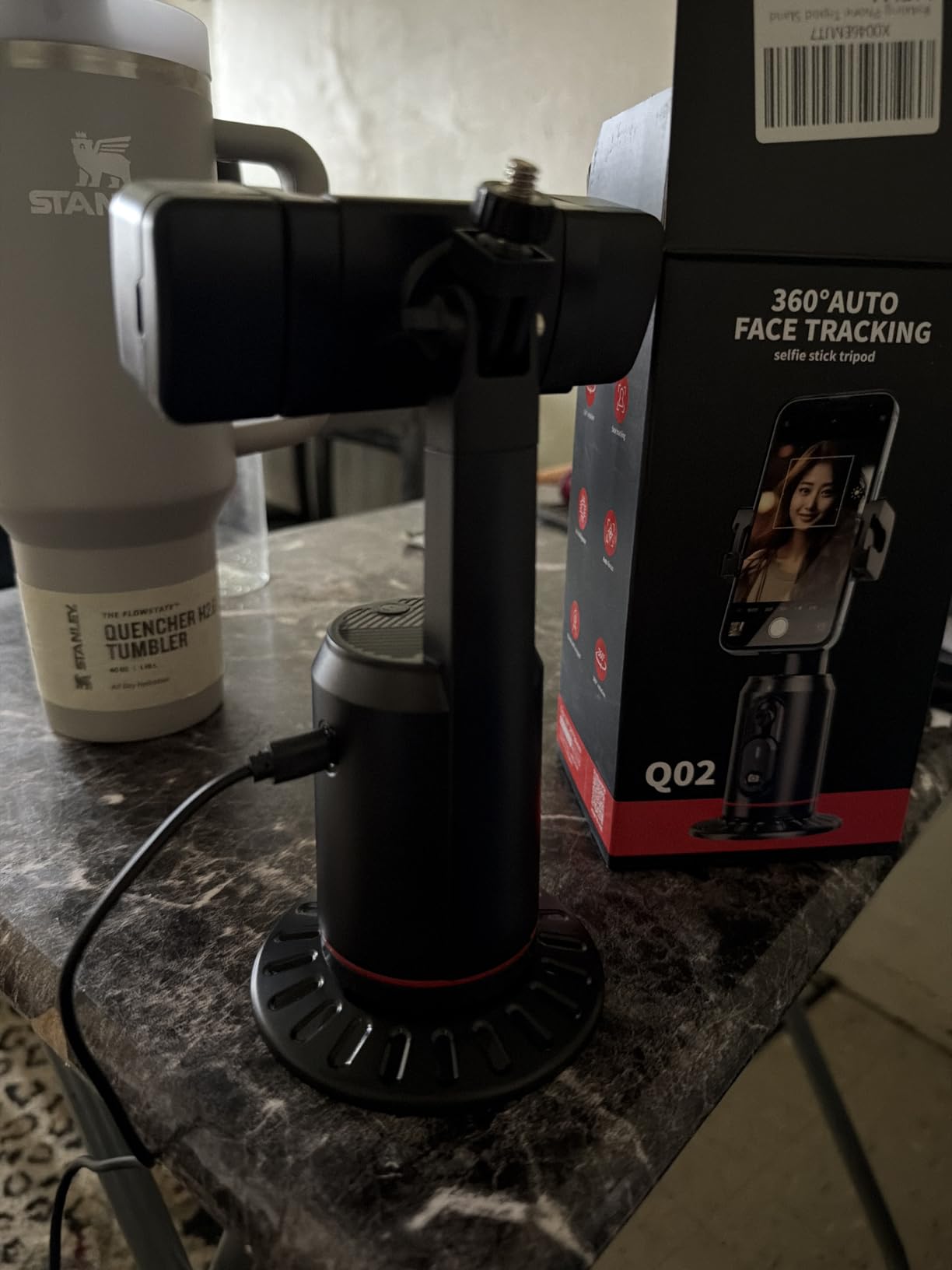 Crienten Auto Face Tracking Tripod, 360° AI Face Tracking Phone Holder with Remote, No App，Smart Phone Stand for iPhone & Android, Rechargeable Tripod for Video Recording, Live Streaming, TikTok, Vlog customer photo 2