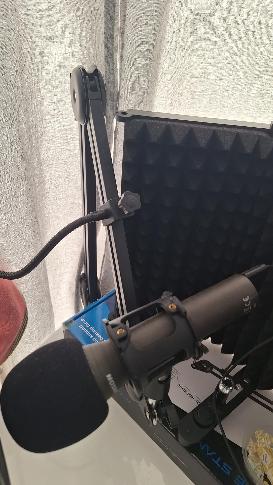 SAMSON Technologies Q2U USB/XLR Dynamic Microphone Recording and Podcasting Pack with Pop Filter, Mic Arm and Cleaning Cloth customer photo 1