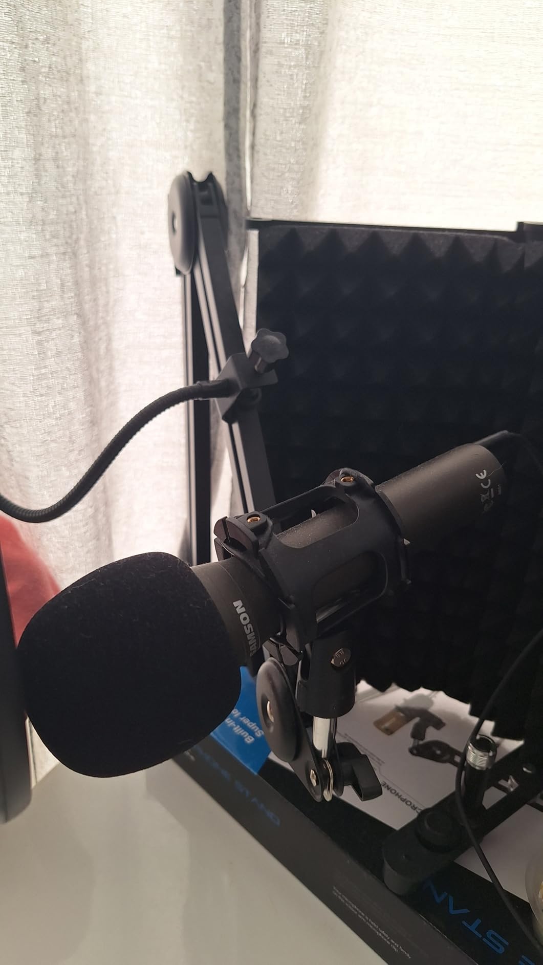 SAMSON Technologies Q2U USB/XLR Dynamic Microphone Recording and Podcasting Pack with Pop Filter, Mic Arm and Cleaning Cloth customer photo 2