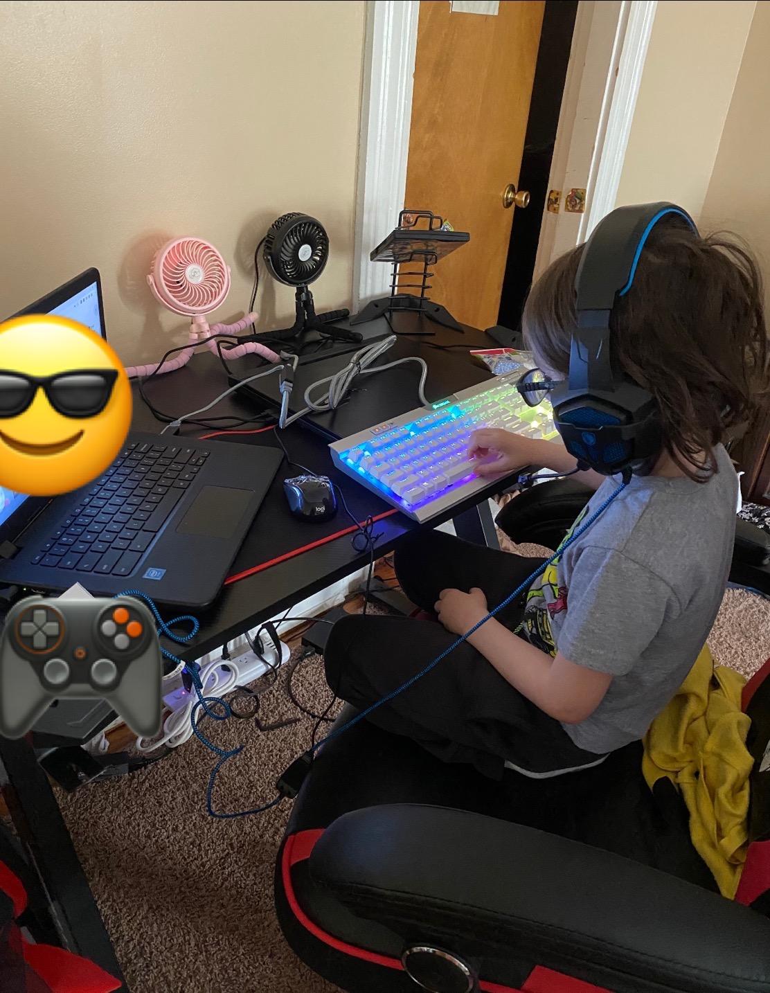 EUREKA ERGONOMIC Gaming Desk with LED Lights Home Office RGB Table, Small Gaming Desk, Computer Table customer photo 1