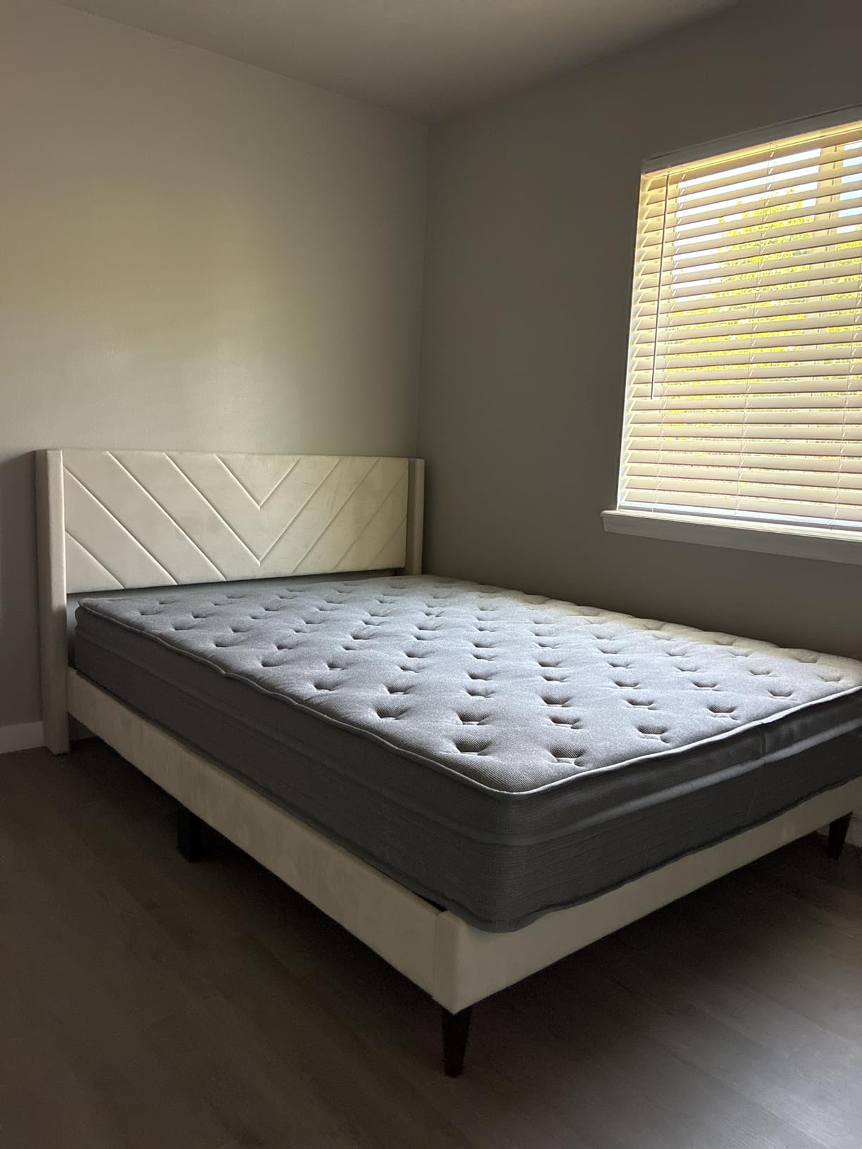 Yaheetech Queen Bed Frame Upholstered Platform Bed/Wooden Slat Support/Tufted Headboard with Wing Side/Mattress Foundation/No Box Spring Needed,Beige Queen customer photo 2