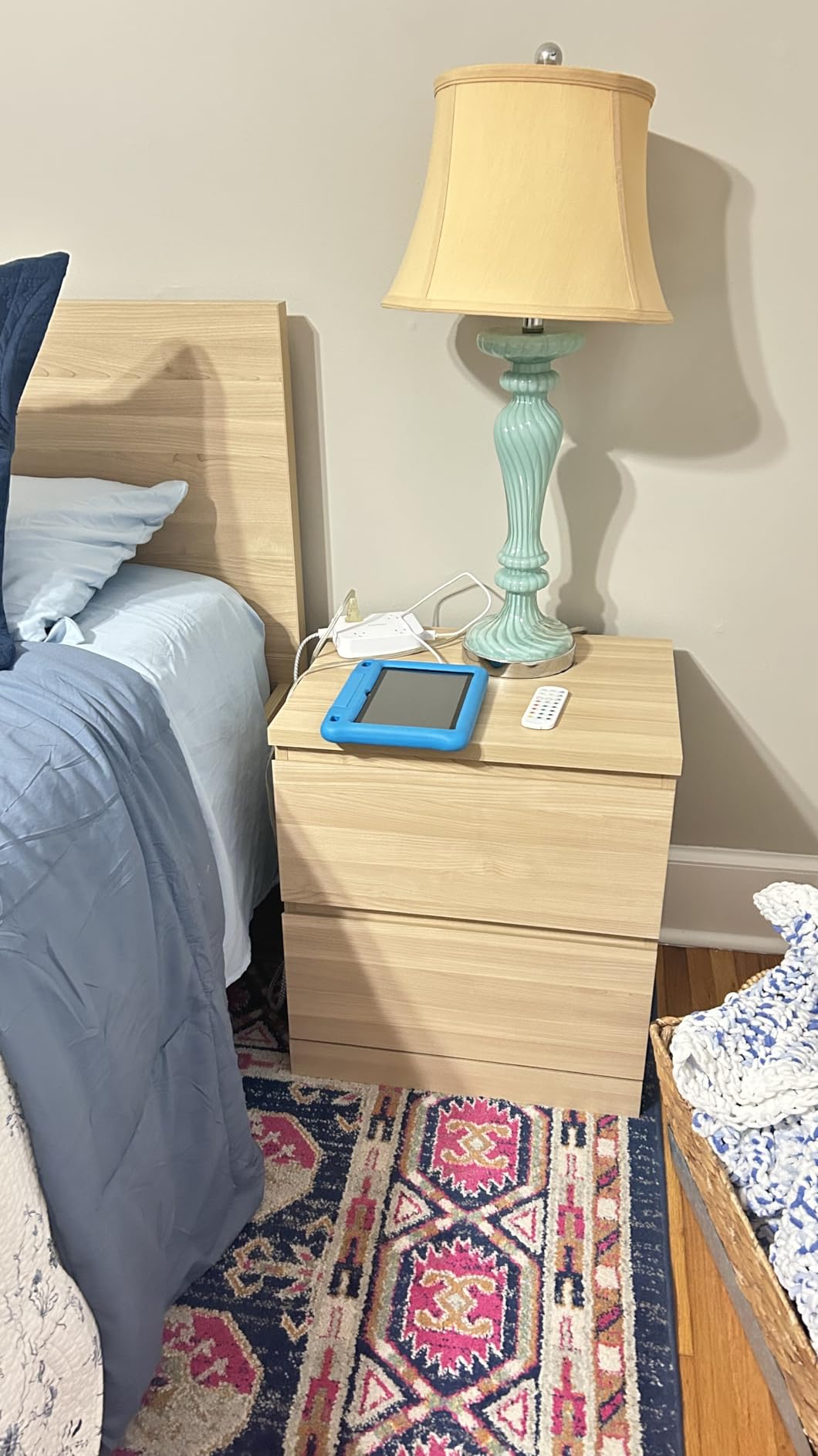 Signature Design by Ashley Onita Modern Nightstand with 2 Smooth-Gliding Drawers, Bedroom Night Stand for Bedside Storage, Hardware-Free, Wood, Solid White Finish customer photo 1