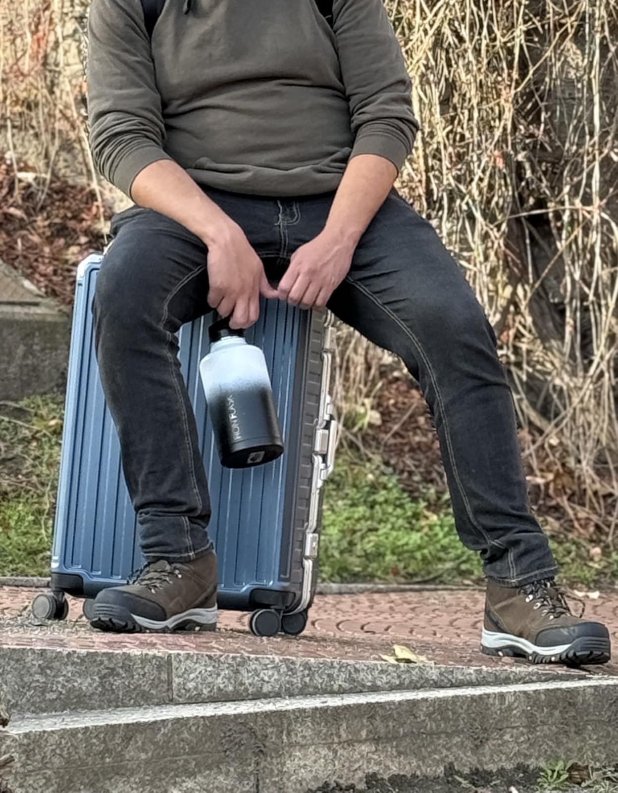 LUGGEX Checked Suitcase with Spinner Wheels, 8010S Aluminum Frame Zipperless Polycarbonate Hard Shell Suitcase (ZX-Core, Charcoal Metallic, 28 Inch) customer photo 2
