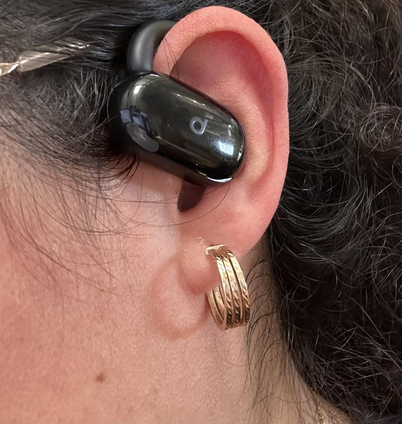 Soundcore V20i by Anker Open-Ear Headphones, Adjustable Ear Hooks, Ultra-Comfort, Snug Fit, Powerful Sound, Clear Calls, IP55, 36H Playtime, Bluetooth 5.4 Wireless Earbuds, Multipoint Connection customer photo 1
