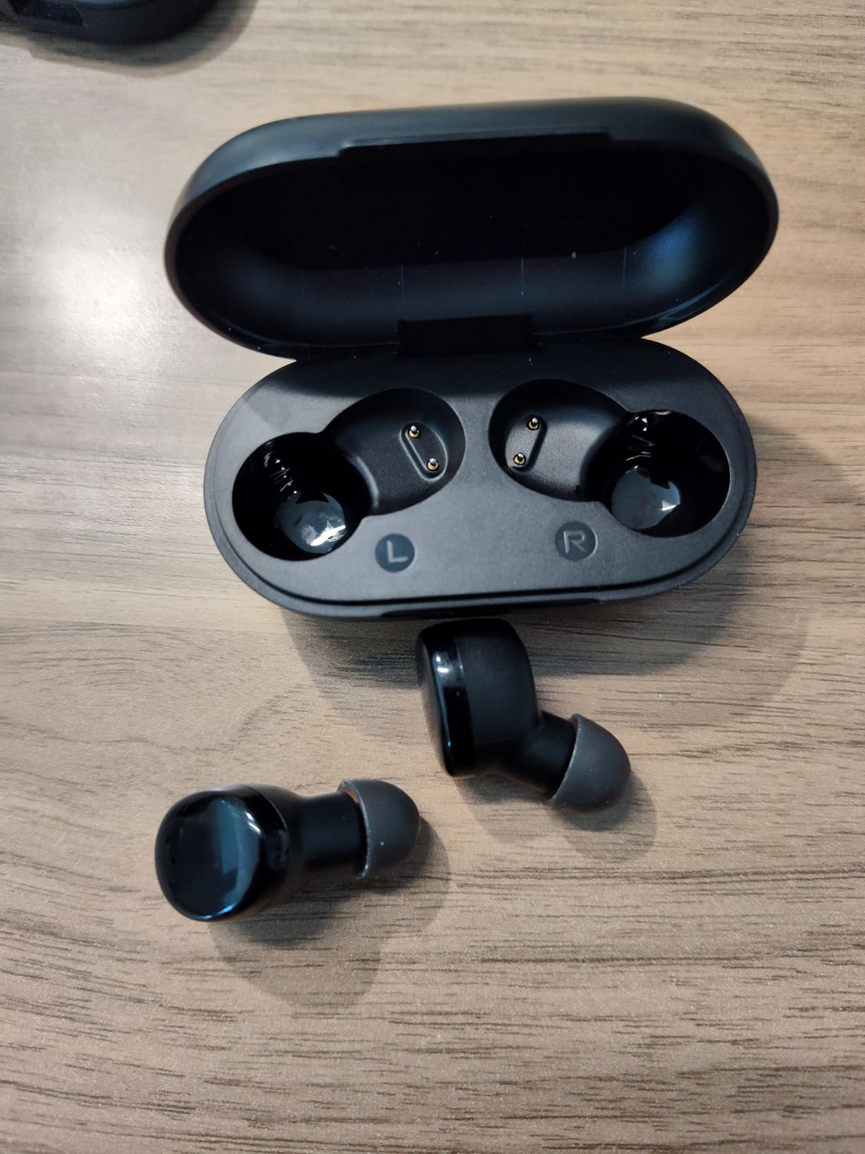 kurdene Wireless Earbuds, Bluetooth 5.3 In-Ear Headphones with Charging Case and Mic customer photo 2