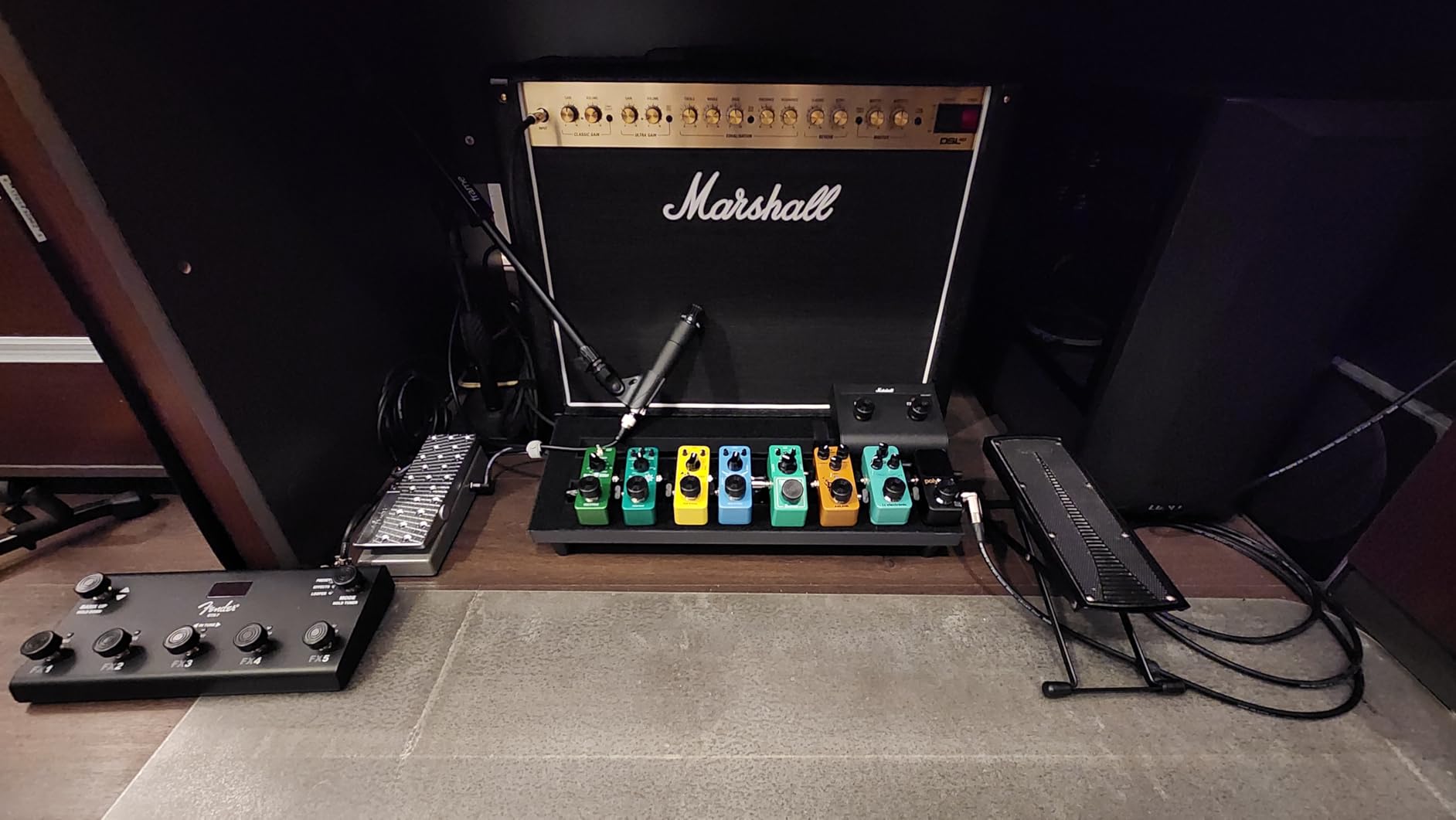 Ghost Fire Small Powered Guitar Pedal Board Aluminum Alloy 1.5lbs Super light Foldable Effect Pedalboard19.7''x7'' with Carry Bag SPL-02, 4Pcs 6 Inch Guitar Pedal Cable with Power Supply GS10-SE customer photo 2