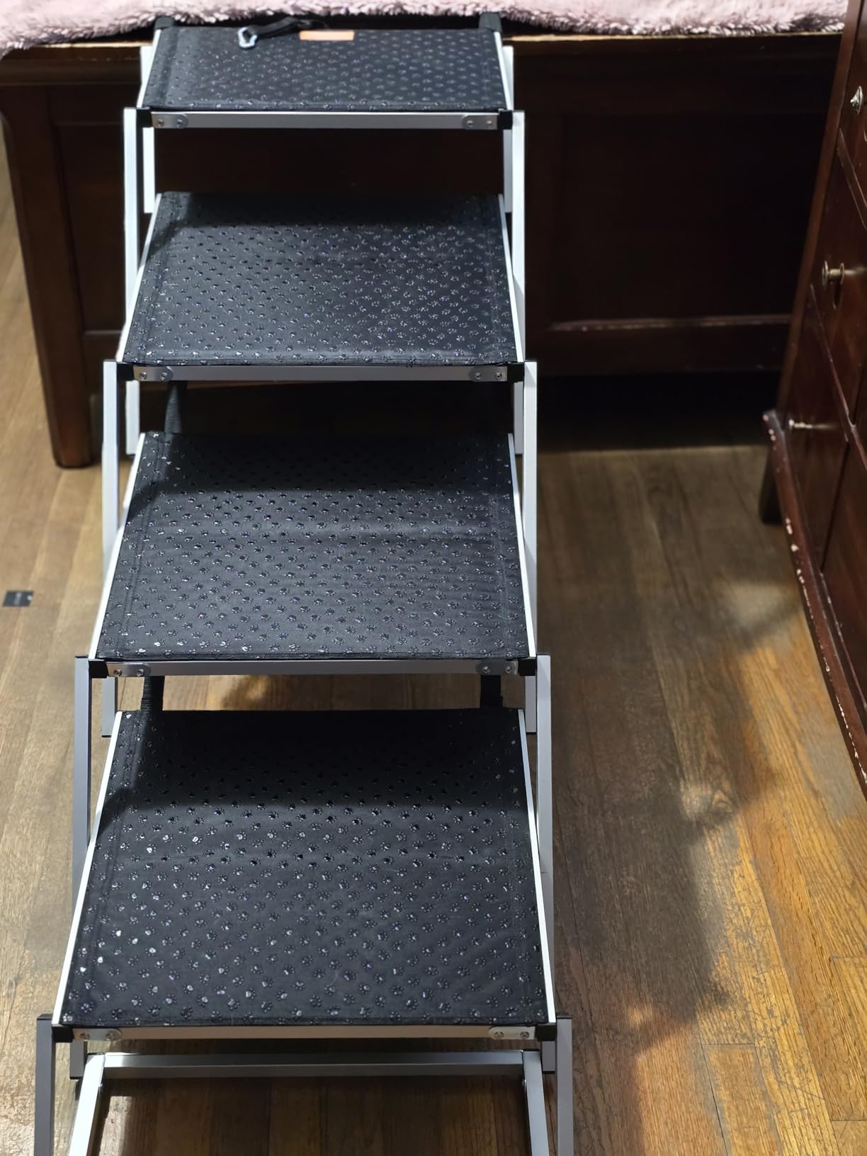 VEVOR 4-Step Dog Car Steps, Folding Dog Ramp with Nonslip Surface, Portable Pet Steps in Aluminum for Car, SUV and Truck, Supports up to 250 lbs customer photo 2