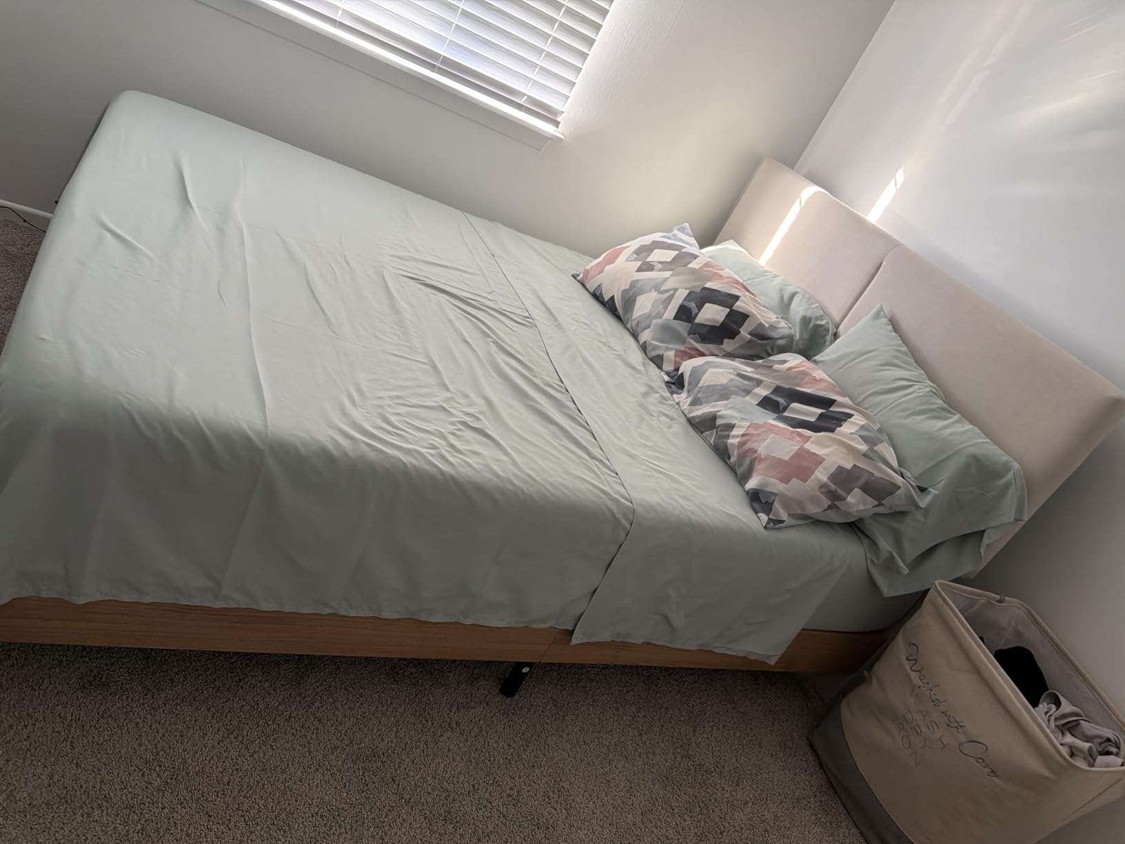 VECELO Queen Size Bed Frame Upholstered Platform Beds with Height-Adjustable Cotton and Linen Headboard, Heavy Duty Wood Slats, 6