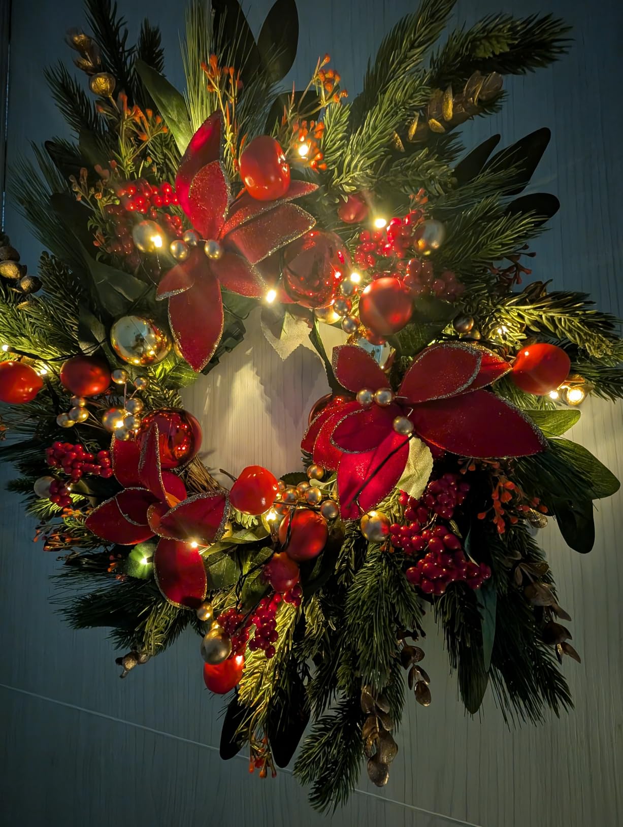 Christmas Wreaths for Front Door - 24 Inch Outdoor Prelit Christmas Door Wreath with Lights, Lighted Xmas Wreath with Poinsettia Flowers, Red Berries, Golden Ball - Home Christmas Decorations customer photo 1