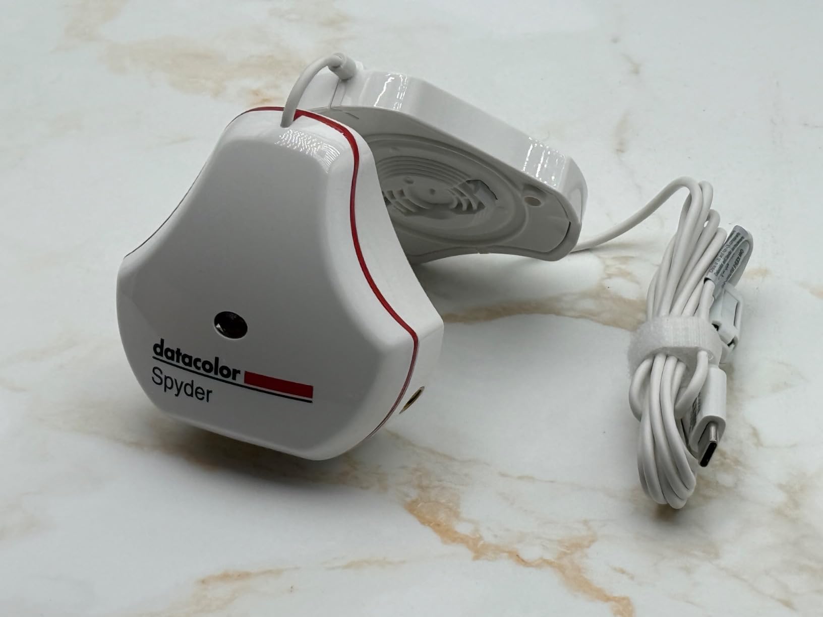Datacolor Spyder Monitor Calibrator for Graphic Designers, Photographers, and Content Creators customer photo 2