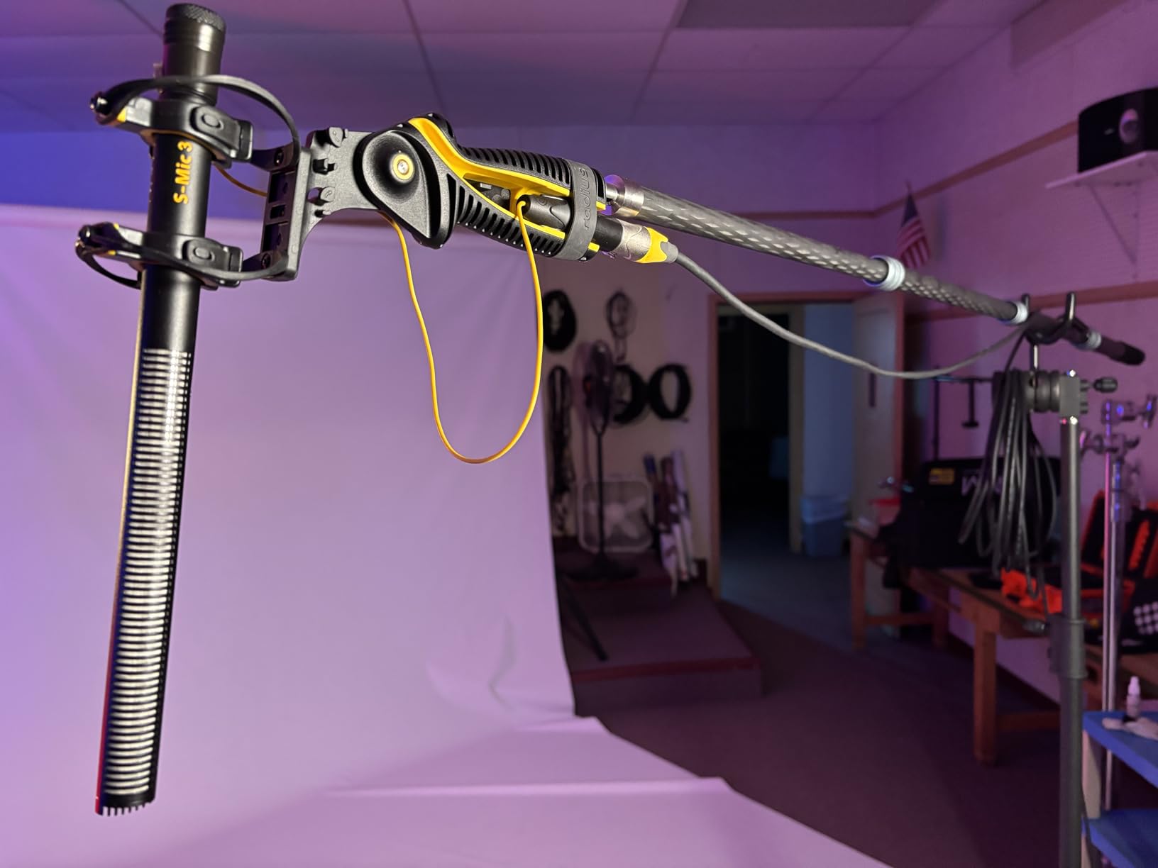 Heavy Duty C Stand 6.9ft/210cm with Holding Arm Sandbag Grip Head Stainless Steel Photography Light Stand C-Stand Sturdy for Photography Studio Video Monolight Softbox Shooting (Black) customer photo 2