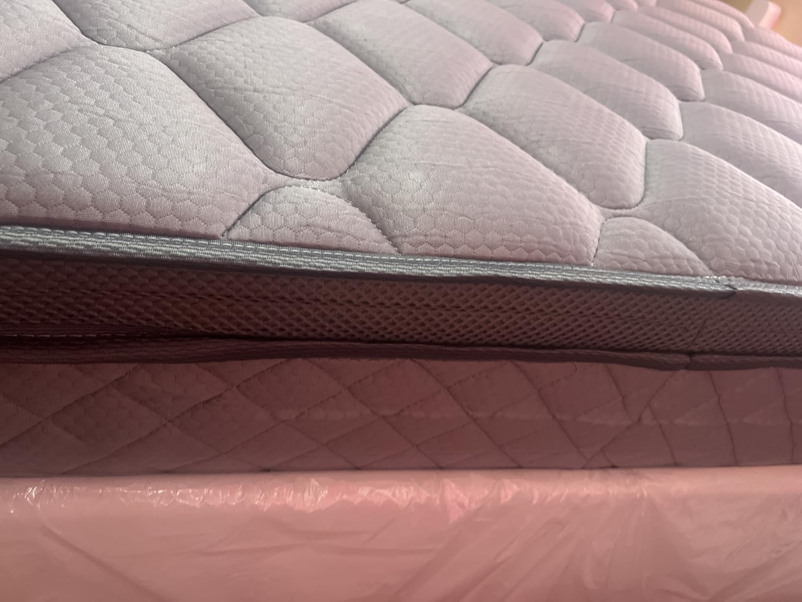 VISCOUNTESS Queen Hybrid Mattress, 12 Inch Medium Mattress Euro Top for Back & Lumbar Support, Individual Pocket Spring for Motion Isolation & Pressure Relief customer photo 2