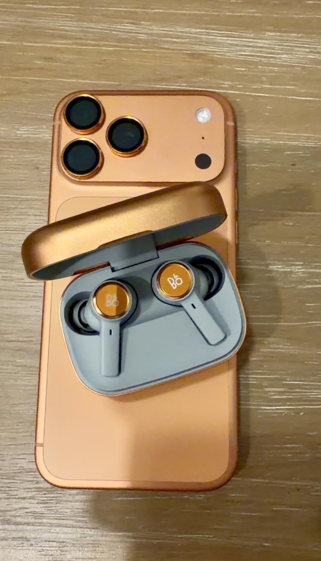 Bang & Olufsen Beoplay Eleven Premium Wireless in-Ear Earbuds with Bluetooth 5.2 and Active Noise Cancellation, Copper customer photo 1