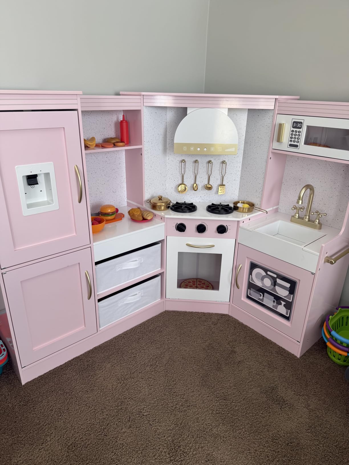 Best Choice Products Corner Play Kitchen Set for Kids with Toy Pots and Pans, Kitchen Sink, Microwave, Stove, and Oven with Lights and Sounds, Pretend Play Toys for Toddlers Ages 3+ - Farmhouse White customer photo 2