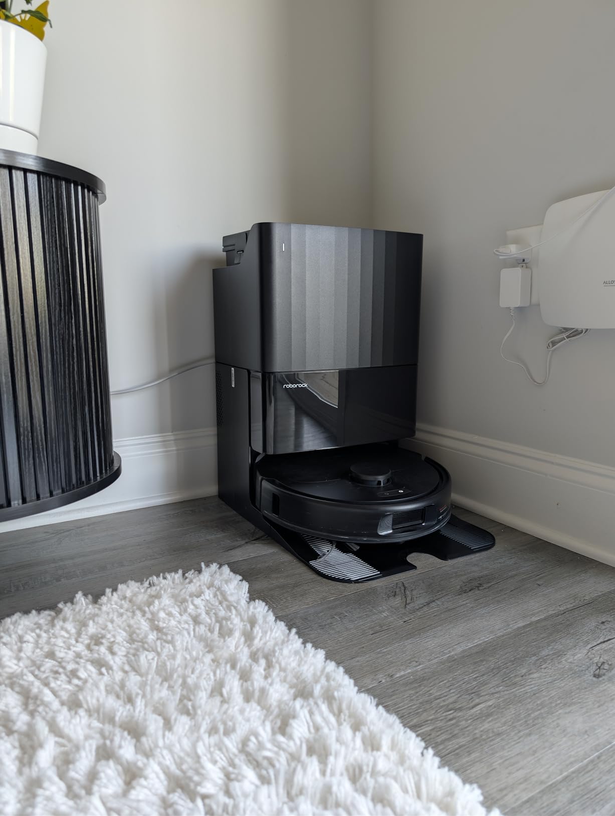 roborock Qrevo Series Robot Vacuum and Mop, 8000Pa Suction, Upgraded from Qrevo S, Anti-Tangle Brushes, Smart Obstacle Avoidance, Auto Mop Washing, All-in-One Dock, 200RPM Spinning Mops, Black (QV 35A) customer photo 1