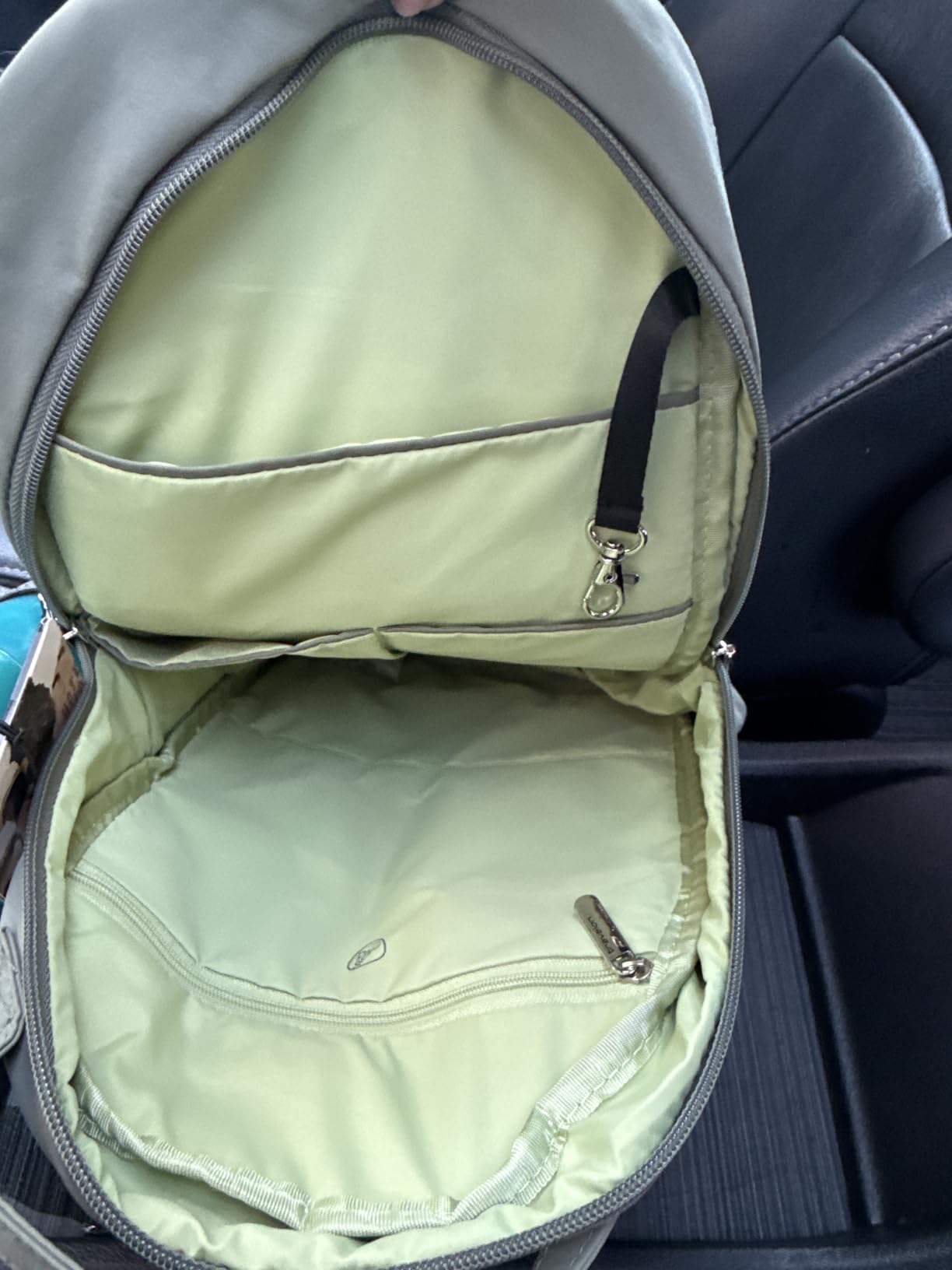 Travelon Anti-Theft Roam Convertible Backpack Sling customer photo 1
