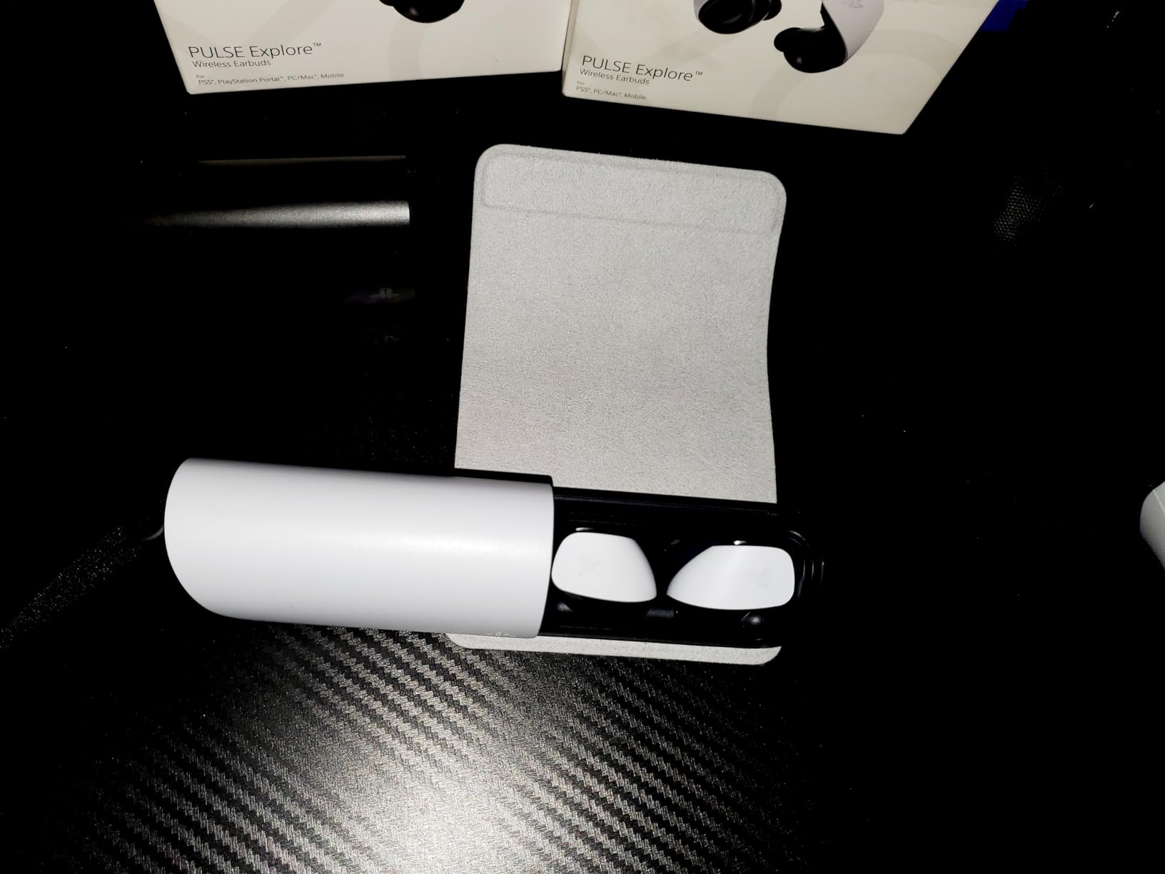 PlayStation Pulse Explore Wireless Earbuds - Midnight Black customer photo 2