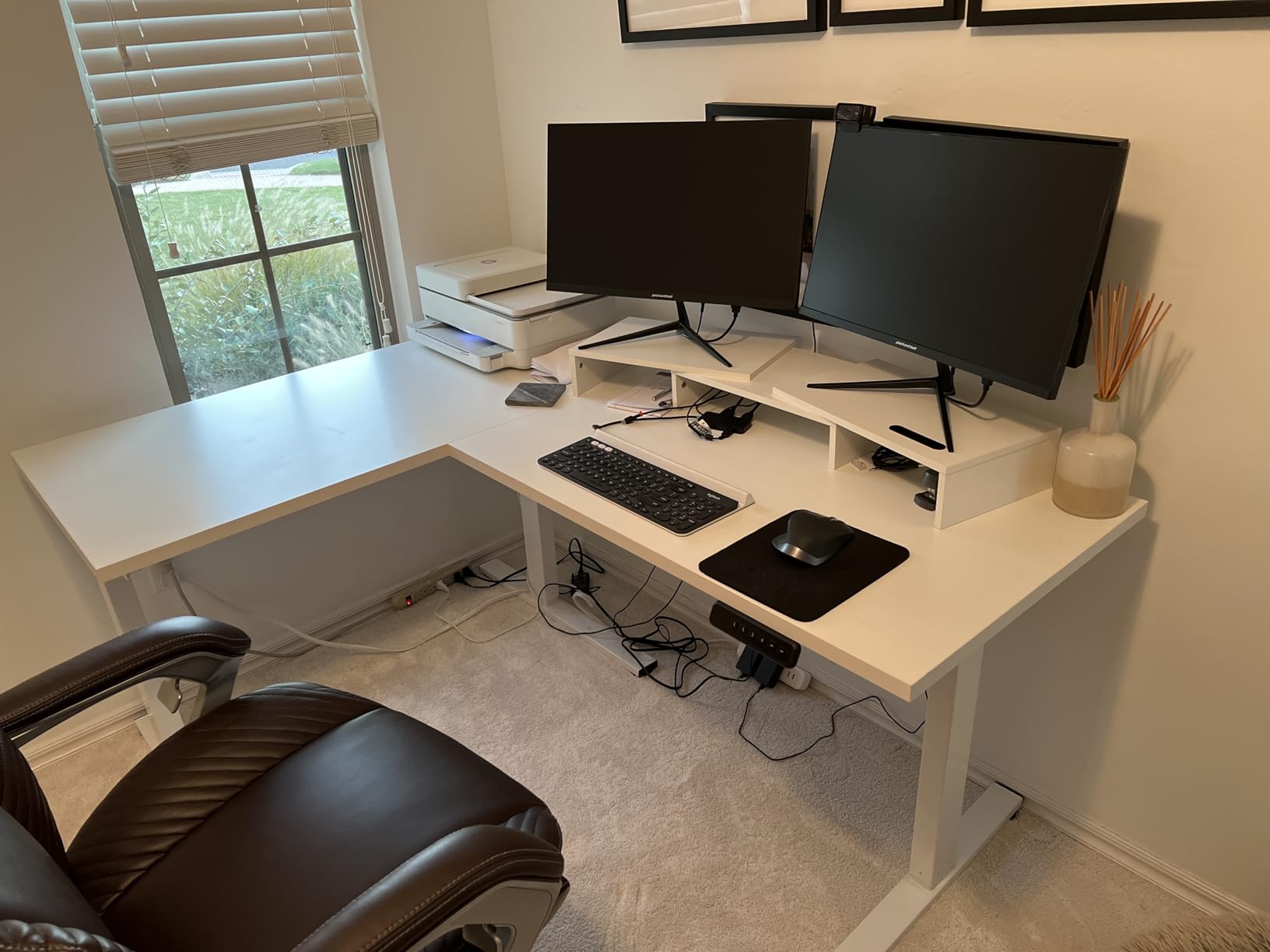 FLEXISPOT L Shaped Standing Desk, 63 x 55 Inch Electric Height Adjustable Corner Desk, Sit Stand Computer Workstation, Preset Controller, Home Office, Black Frame with Black Top customer photo 2