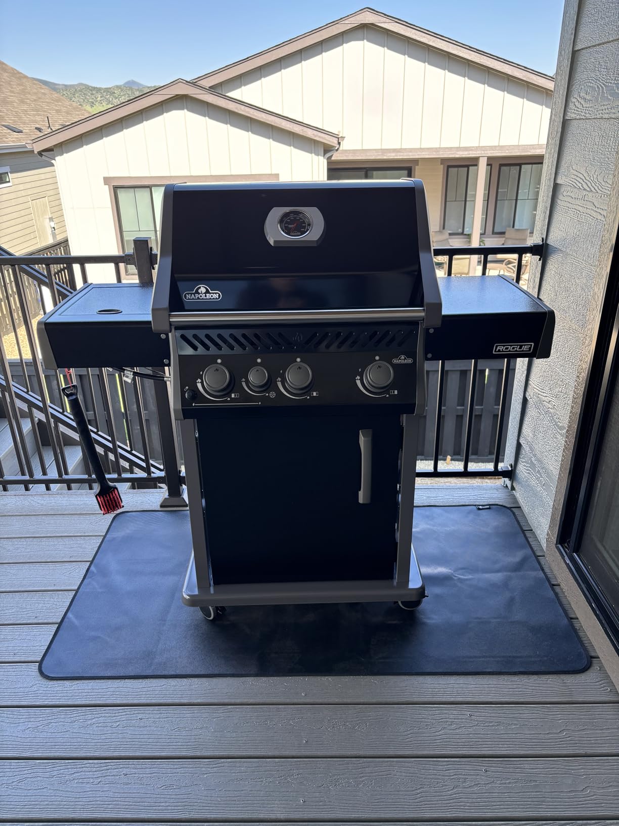 Napoleon Rogue 425 Propane Gas Grill with Range Side Burner, 3 Stainless Steel Main Burners customer photo 1