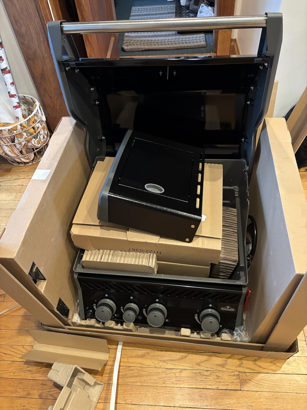 Napoleon Rogue 425 Propane Gas Grill with Range Side Burner, 3 Stainless Steel Main Burners customer photo 2
