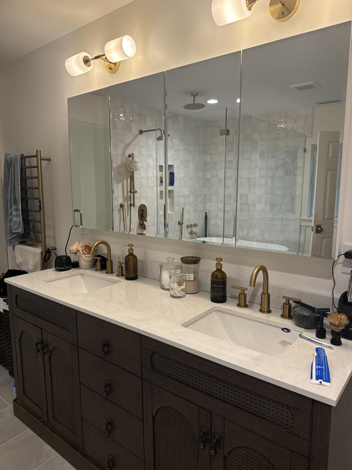 TETOTE 20 x 26 Bathroom Mirror with Storage with Tempered Beveled Mirror Silver Medicine Cabinet Aluminum Cabinet DTC Hinges, Stepless Adjustable Shelves, Recessed/Surface-Mounted customer photo 1