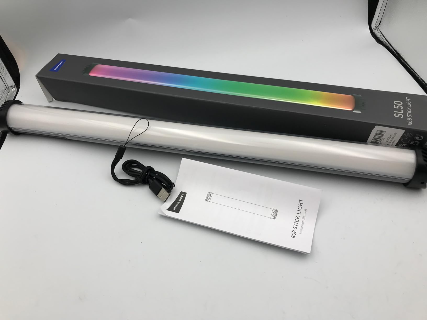 NEEWER Basics 21 Inch Magnetic RGB Light Wand, CRI95 Dimmable 14W LED Handheld Video Tube Lighting Stick with 51 RGB Modes, 4000mAh Battery for YouTube TikTok Recording Studio Photography Streaming, SL50 customer photo 2