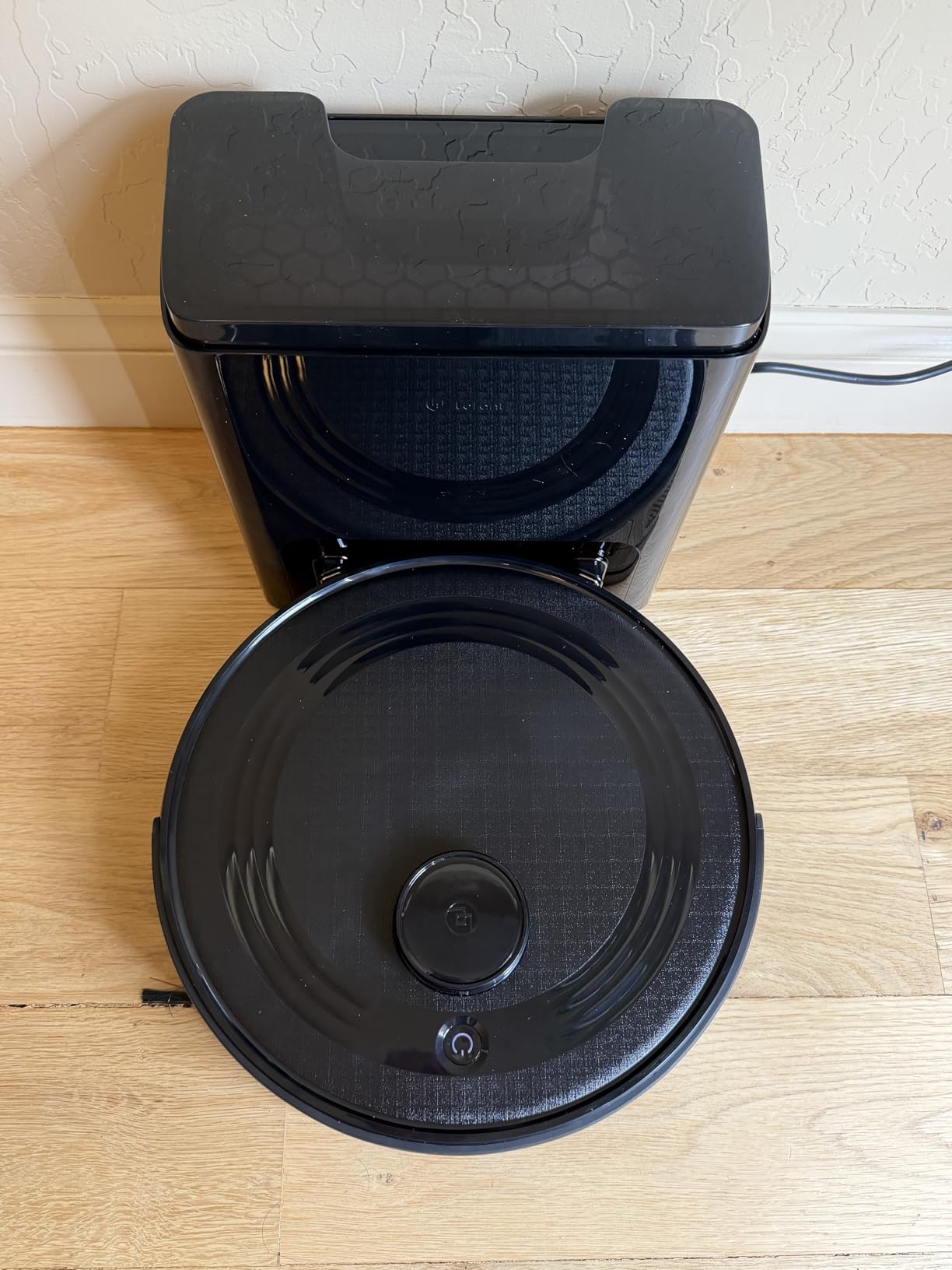 Lefant LiDAR Robot Vacuum and Mop Combo, 75-Days Self-Emptying, 6000Pa Powerful Suction, Multi-Floor Mapping, No-Go Zones, 140 Min Runtime, 2.4G/5G WiFi/Alexa/APP/iWatch, M2 Plus Black customer photo 1