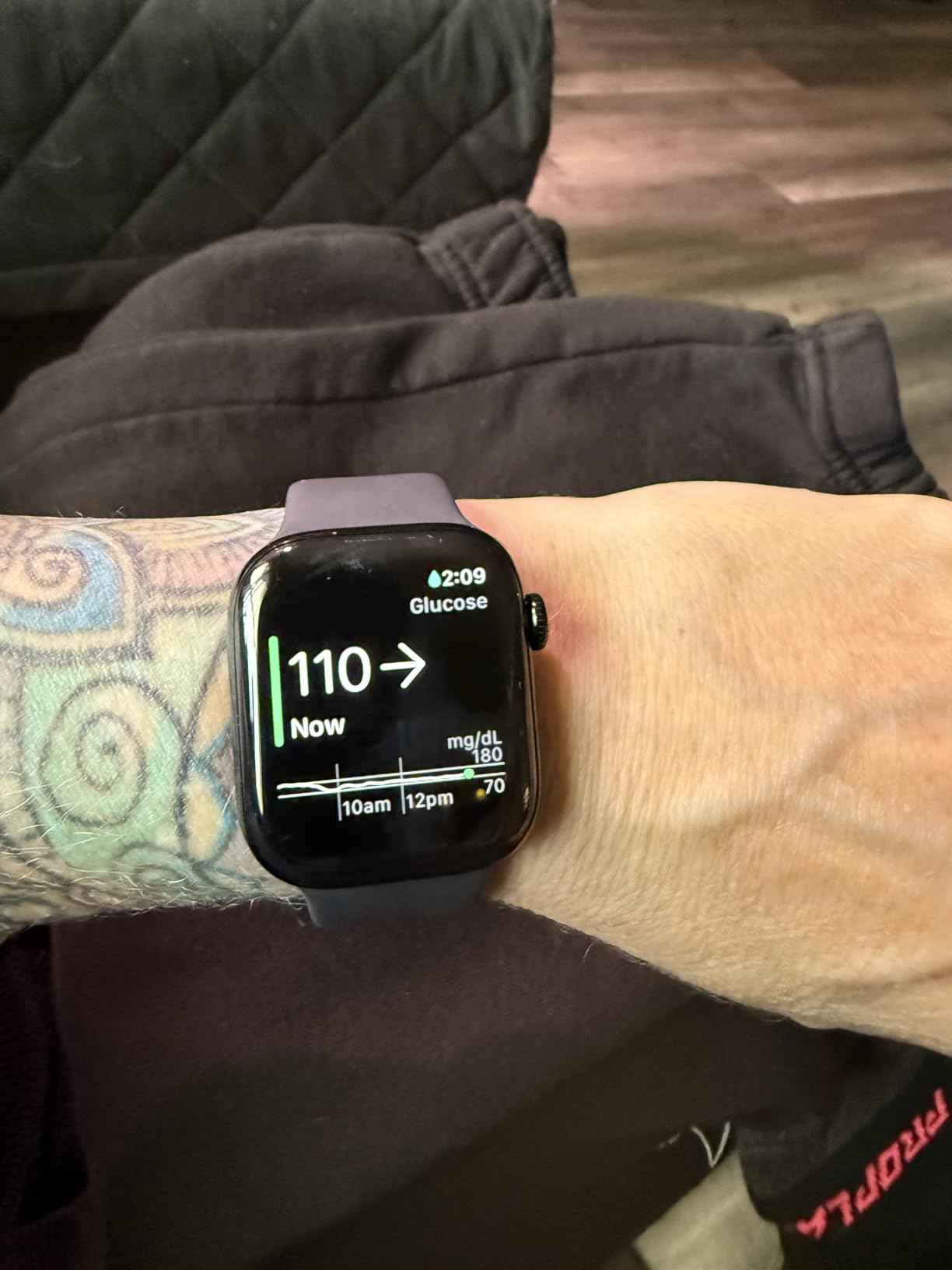 Apple Watch Series 11 [GPS 42mm] Smartwatch with Jet Black Aluminum Case with Black Sport Band - S/M. Sleep Score, Fitness Tracker, Health Monitoring, Always-On Display, Water Resistant customer photo 2