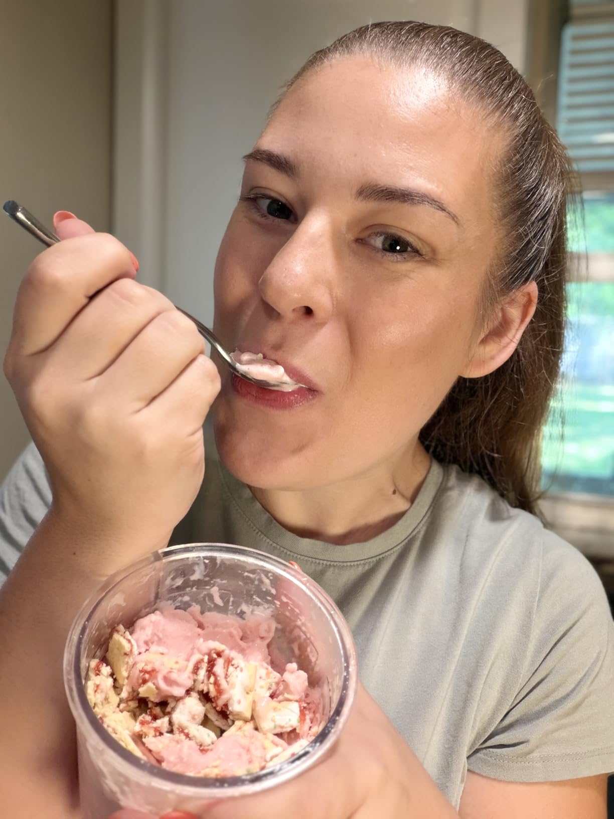 BLACK+DECKER Perfect Pint Family Ice Cream Maker | Make protein, keto, dairy-free and classic frozen treats with customizable mix-ins and creamy results. customer photo 2